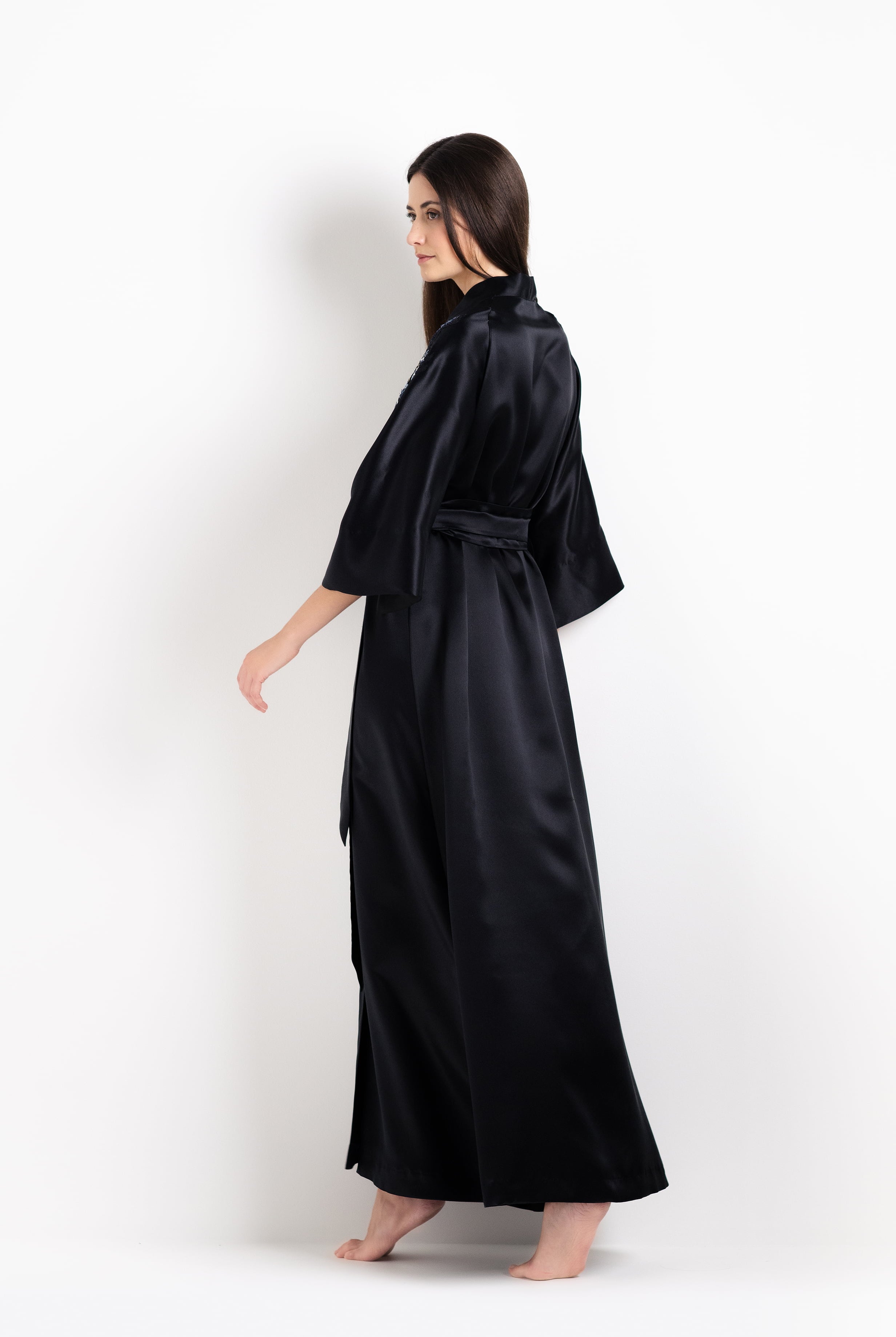 Enjoy the 2026 Cruise collection of lingerie couture from the house Carine Gilson with this Long Kimono Raglan Style in black Silk with Sparkling black lace