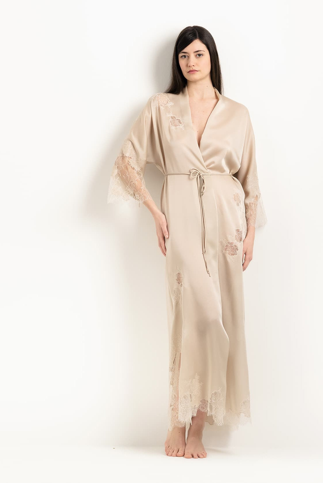 Made of silk and lace, explore the lingerie collection 2025 Winter from the house Carine Gilson with this Long Kimono Raglan Style in sand beige Silk with ivory lace
