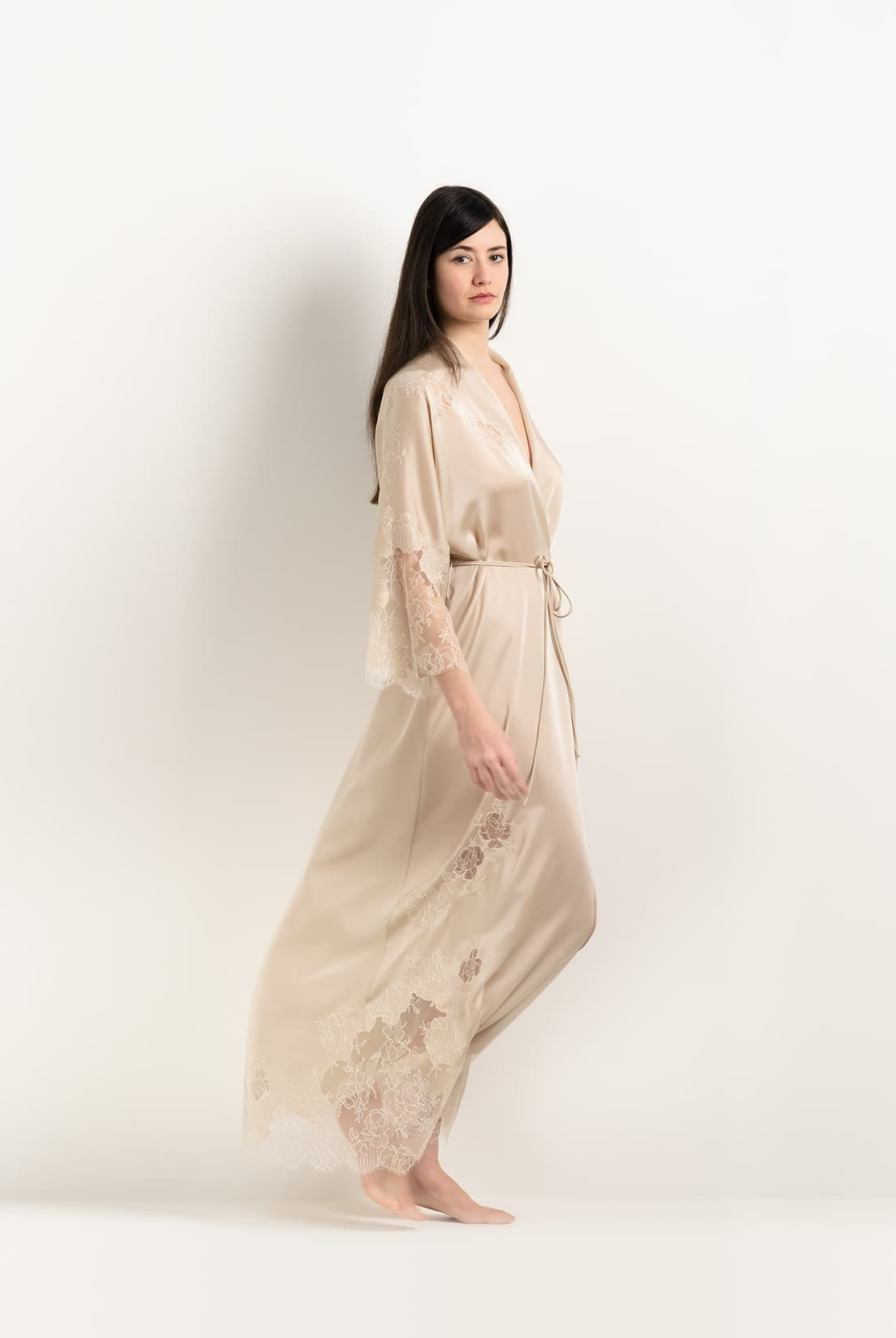 Made of silk and lace, explore the lingerie collection 2025 Winter from the house Carine Gilson with this Long Kimono Raglan Style in sand beige Silk with ivory lace
