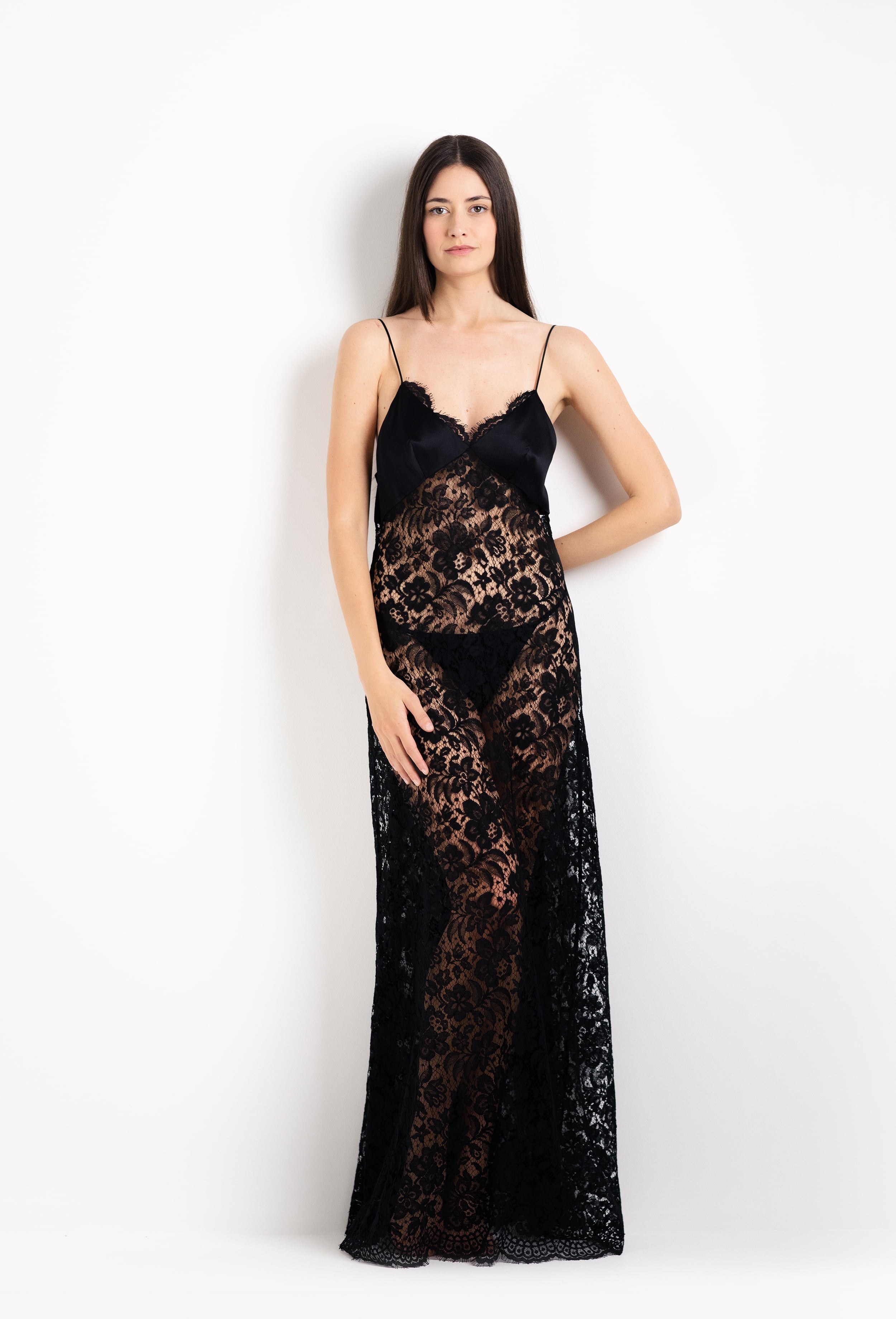 Enjoy the 2026 Cruise collection of silk and lace couture from the house Carine Gilson with this Long Gown with Cup in black Silk with black lace