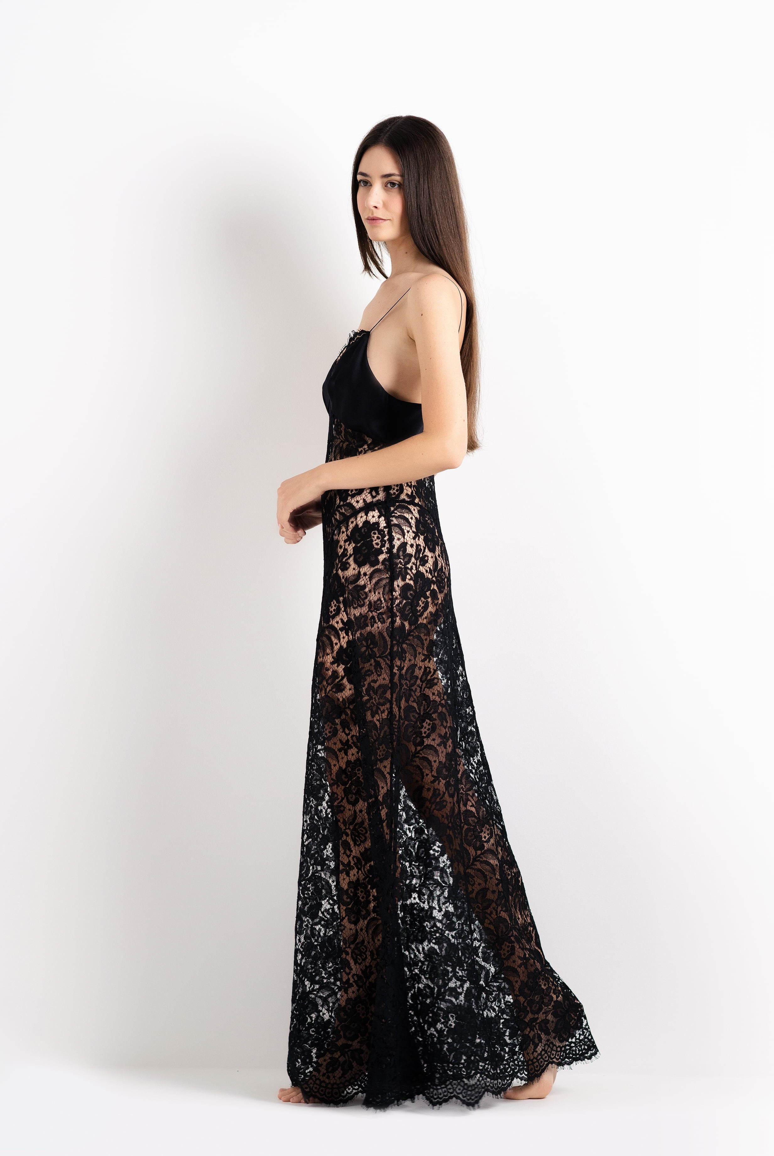 Enjoy the 2026 Cruise collection of silk and lace couture from the house Carine Gilson with this Long Gown with Cup in black Silk with black lace