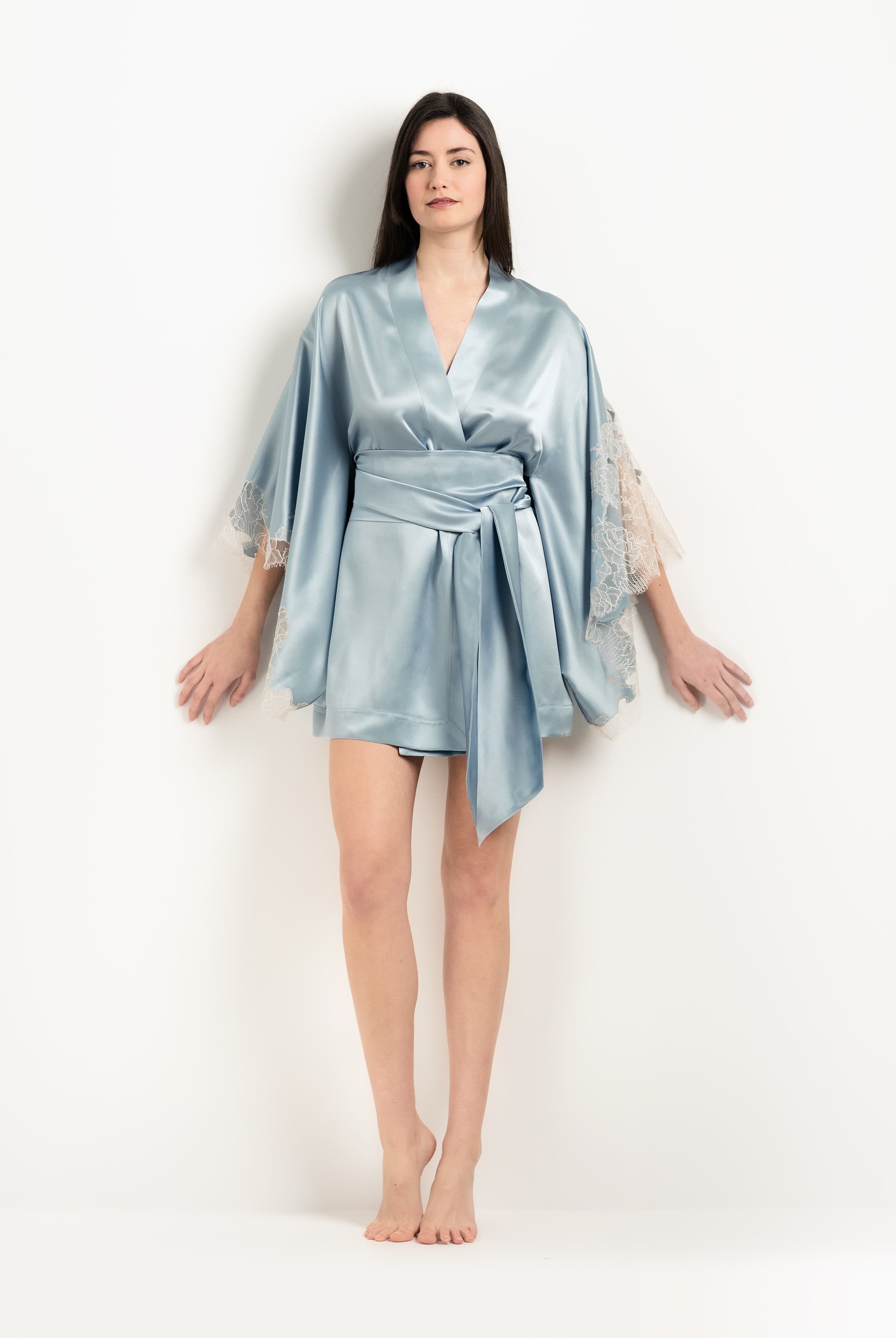 Be seduced by Carine Gilson most beautiful silk lingerie collection with this Short Kimono Butterfly Sleeves in Frozen blue Silk with ivory lace