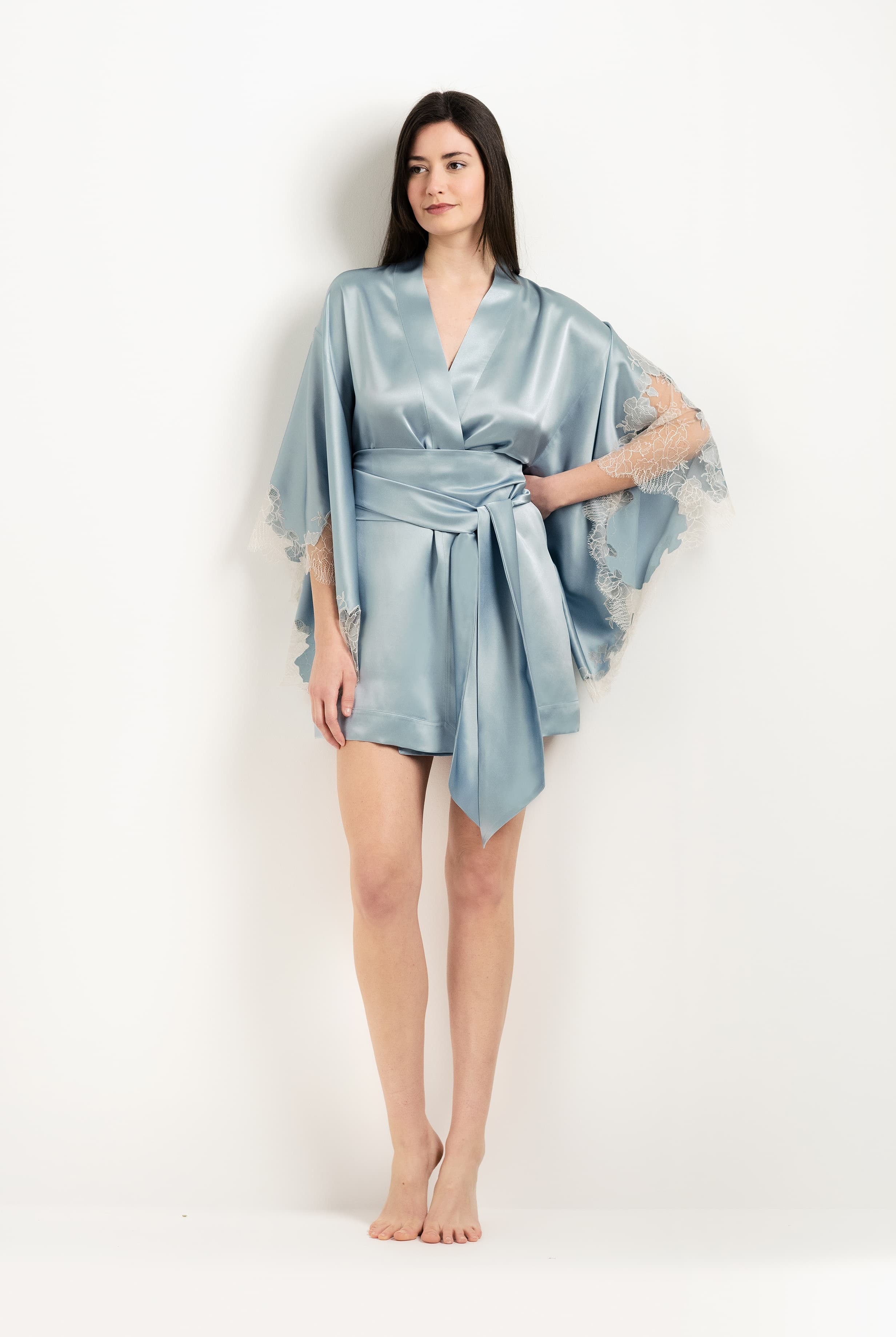 Be seduced by Carine Gilson most beautiful silk lingerie collection with this Short Kimono Butterfly Sleeves in Frozen blue Silk with ivory lace