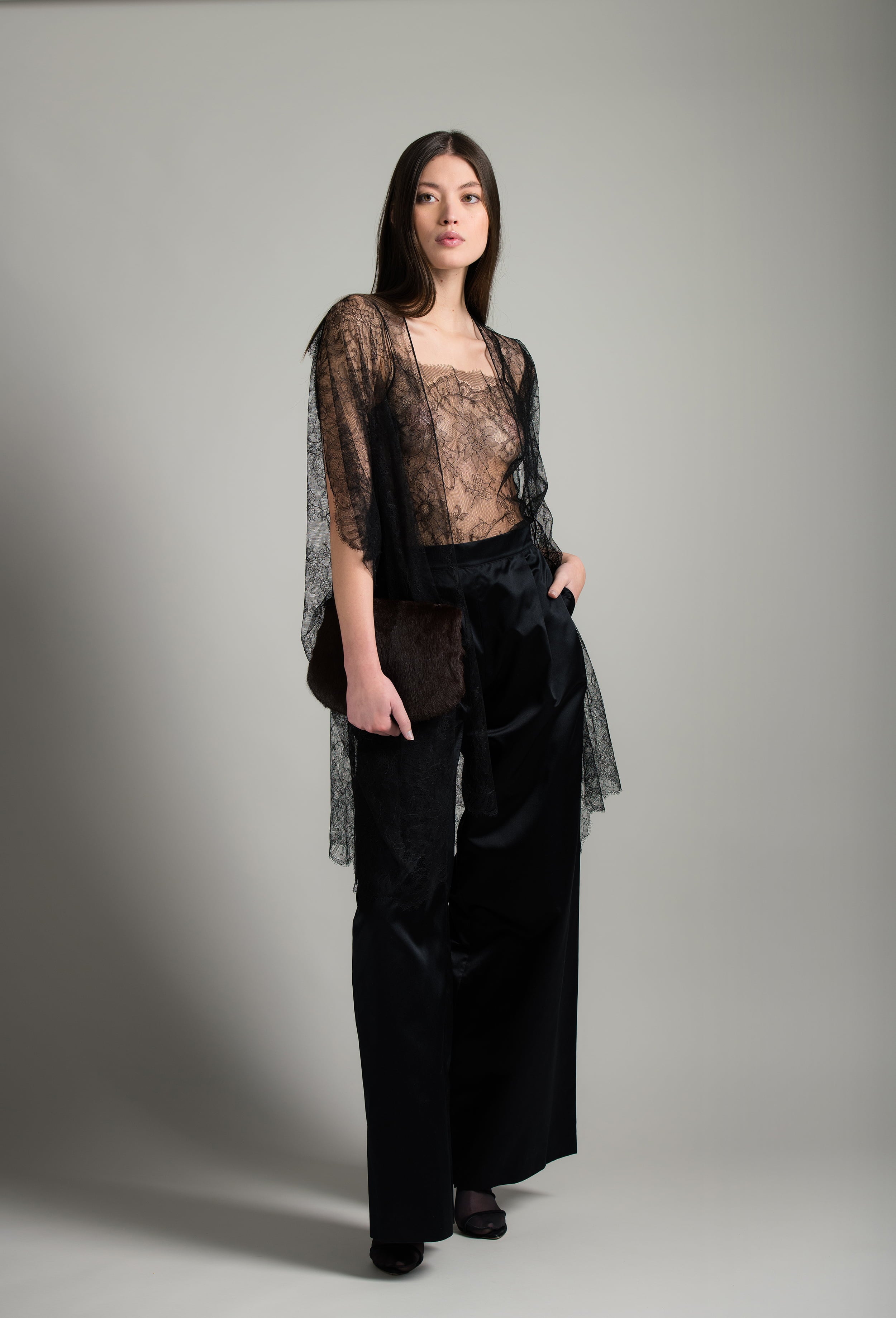 Enter Carine Gilson's world and the most beautiful silk lingerie with the Winter 2026-27 collection with this Oversize Cardigan in Black Silk with Black lace