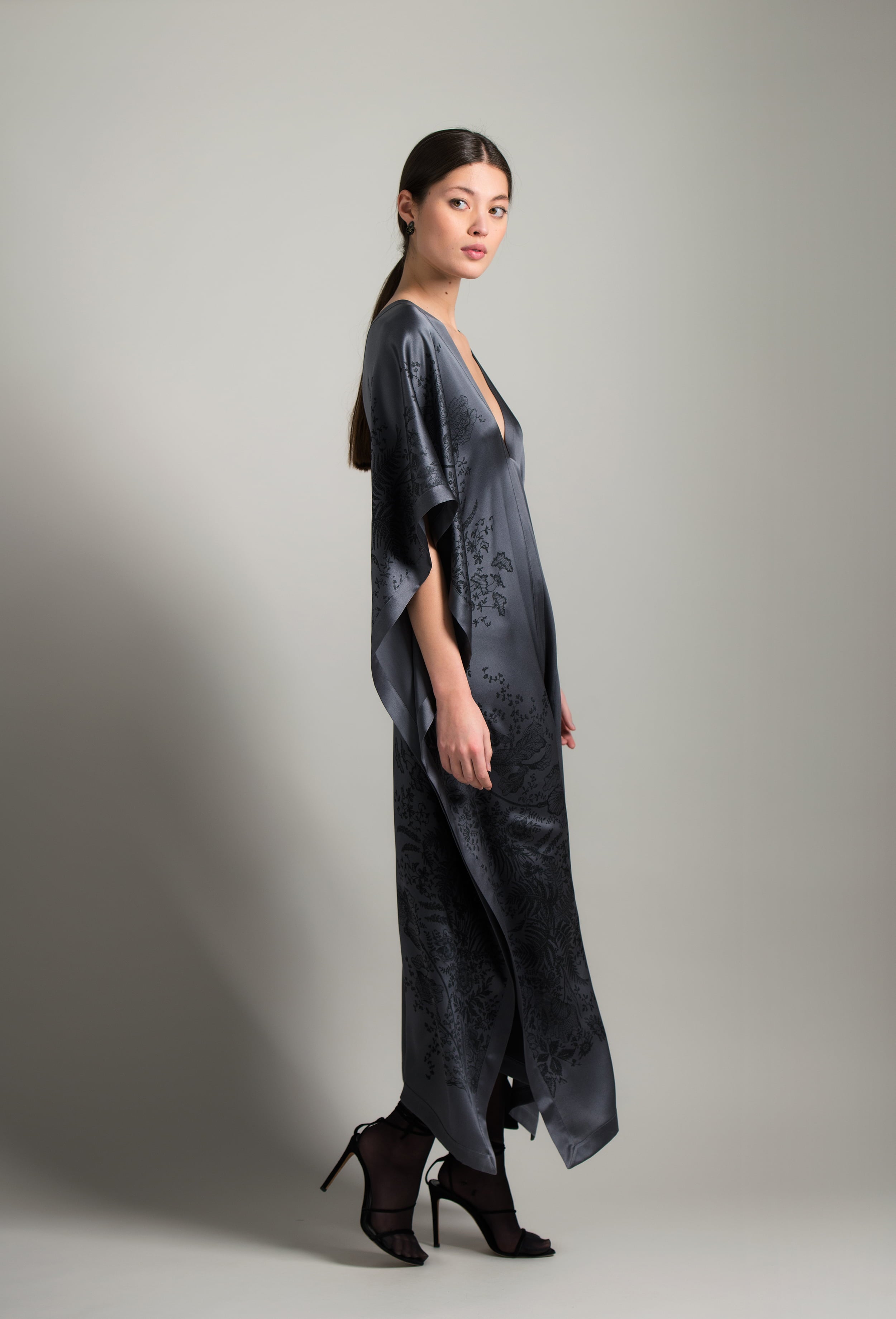 Be seduced by Carine Gilson most beautiful silk lingerie collection with this Long Kaftan V Neck Back and Front in StormGrey print Silk