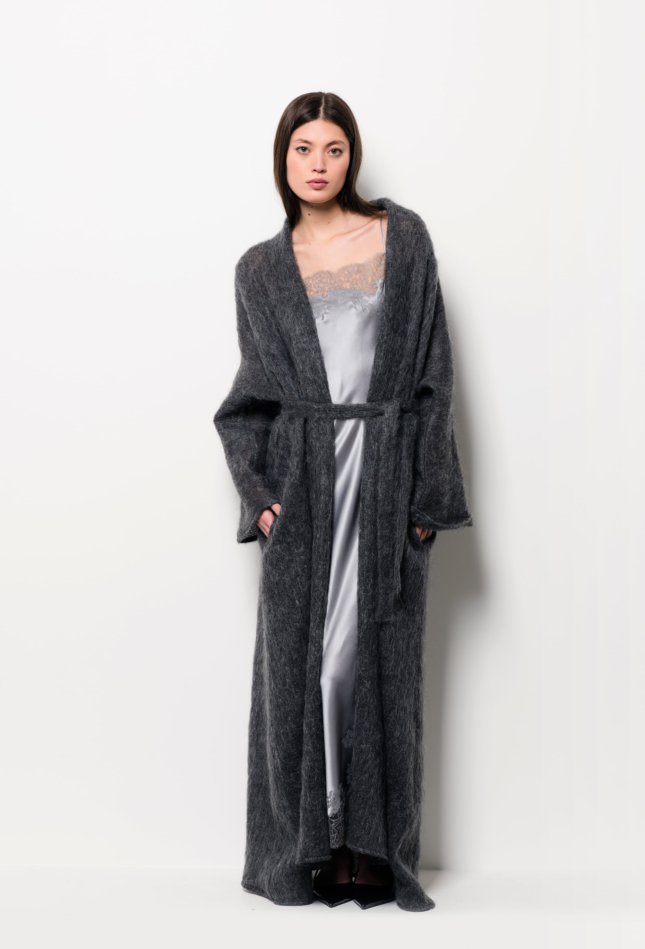 Discover the Hiver 2026-27 collection of lingerie couture from the house Carine Gilson with this Long Dress Straight Neckline in LeadGrey Silk with Grey lace