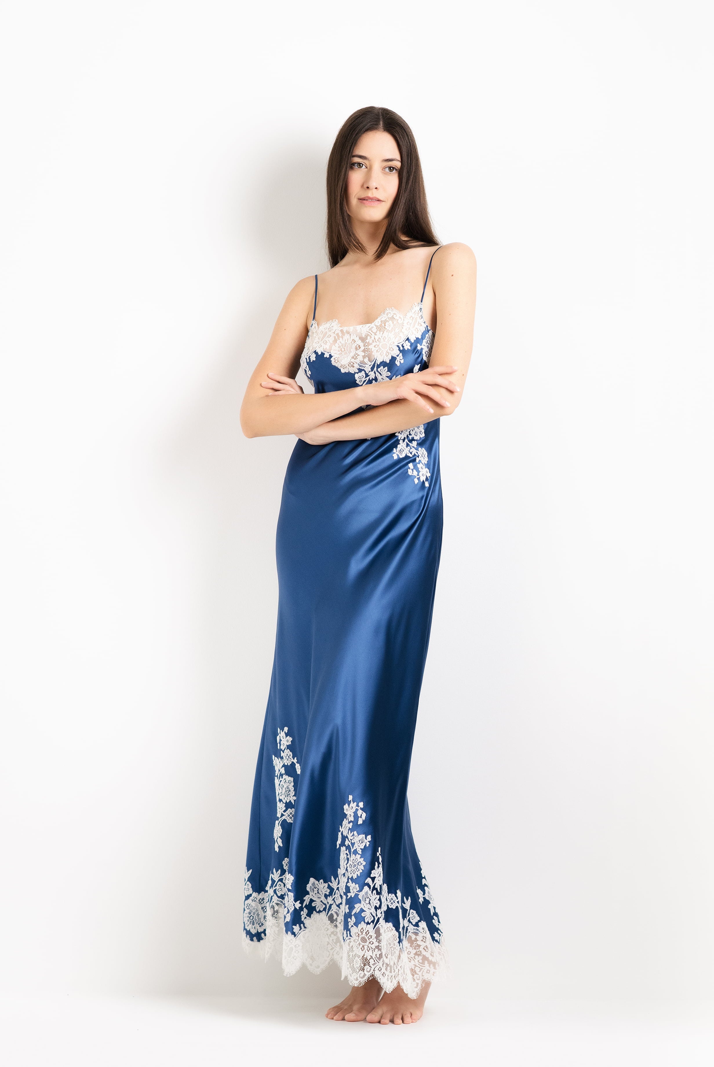 Enter Carine Gilson's world and the most beautiful silk and lace Cruise collection with this Long Gown Straight Neckline in Azur Silk with Natural lace