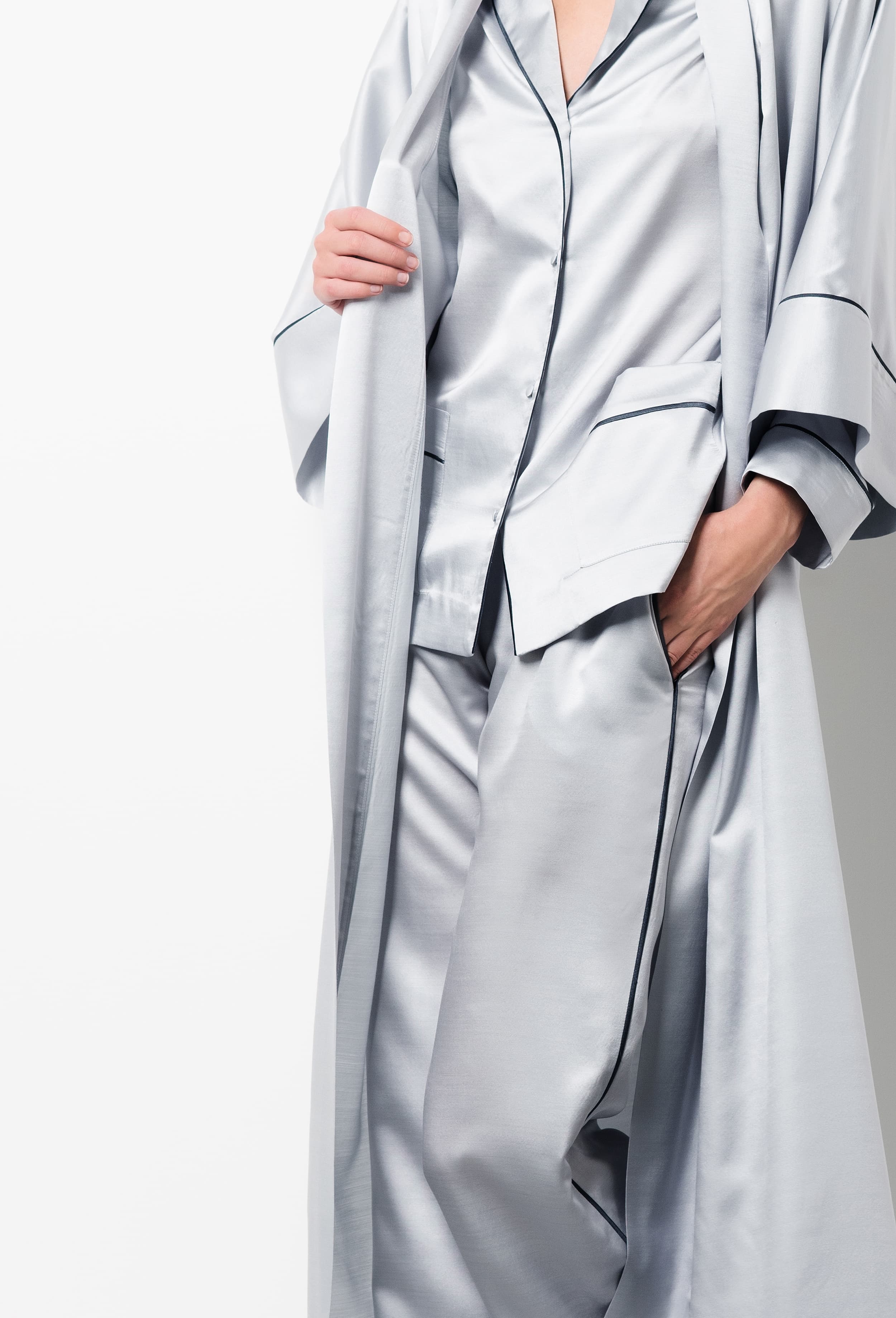 Be seduced by Carine Gilson most beautiful loungewear collection with this Pajama Top in Silver grey with contrast details