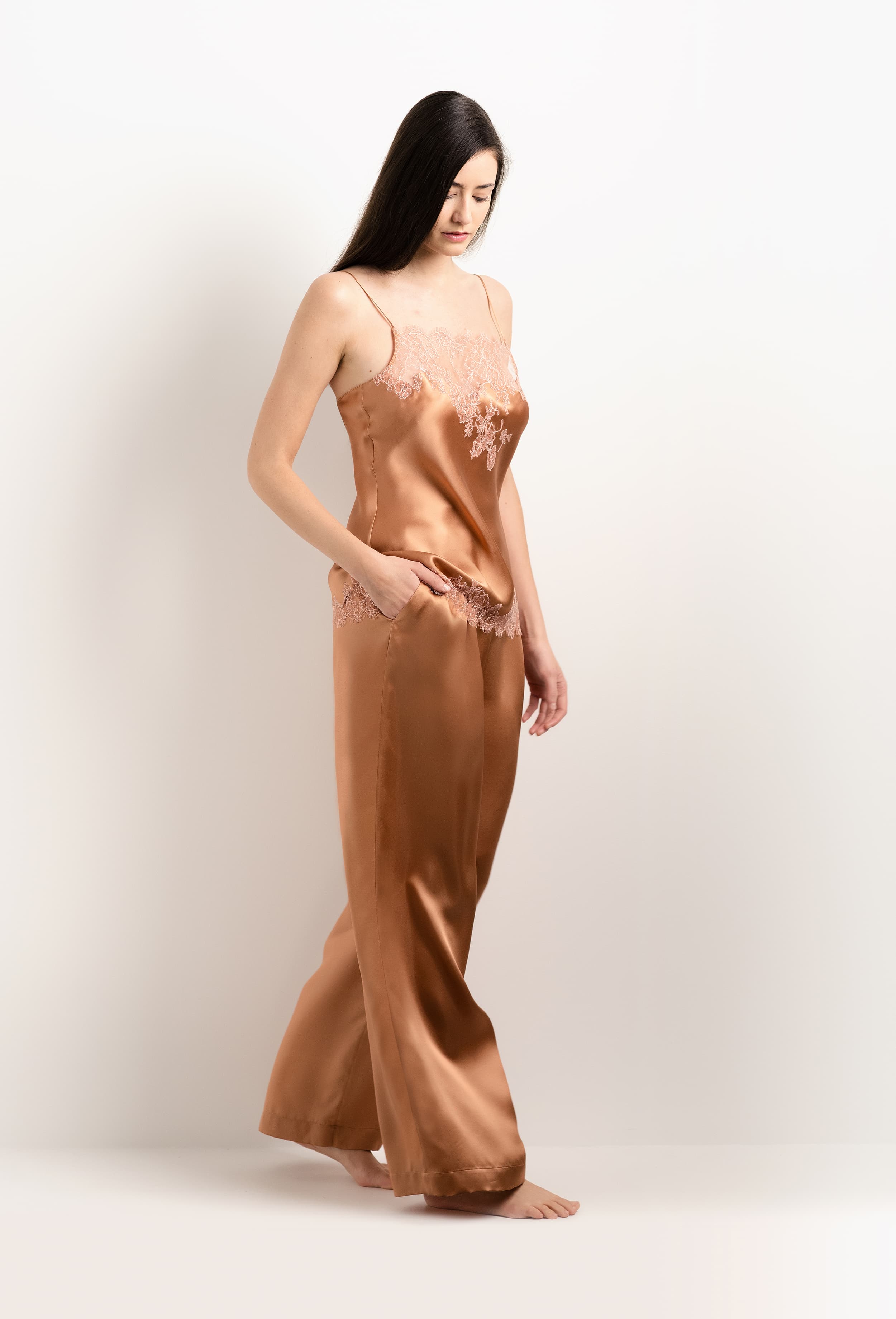 Discover the unique craftmanship of the belgian designer Carine Gilson in her atelier for the 2025 Summer collection with this Camisole Straight Neckline in Sahara tan Silk  with light rose lace