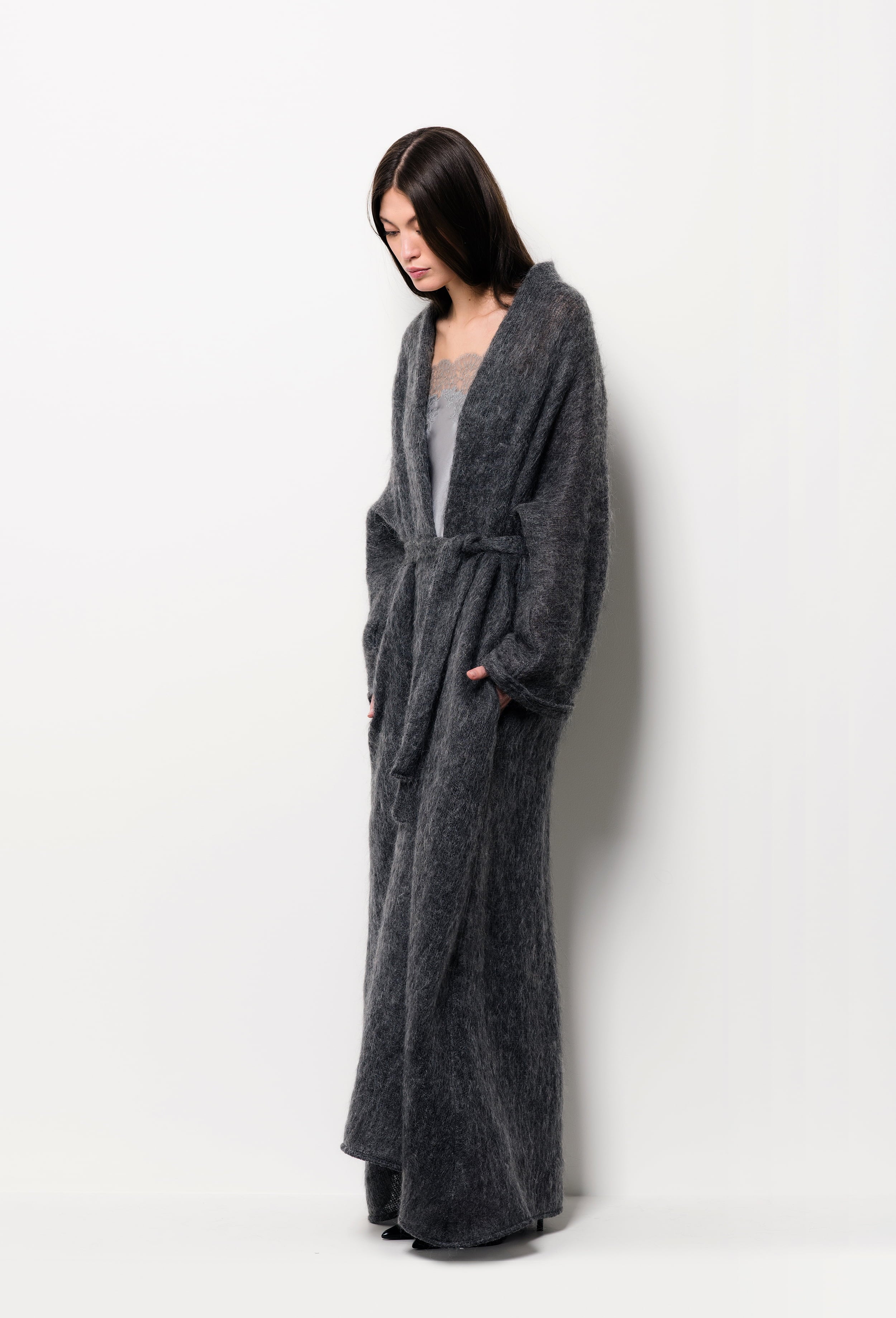 Be seduced by Carine Gilson most beautiful loungewear collection with this long raglan jacket in stormgrey mohair