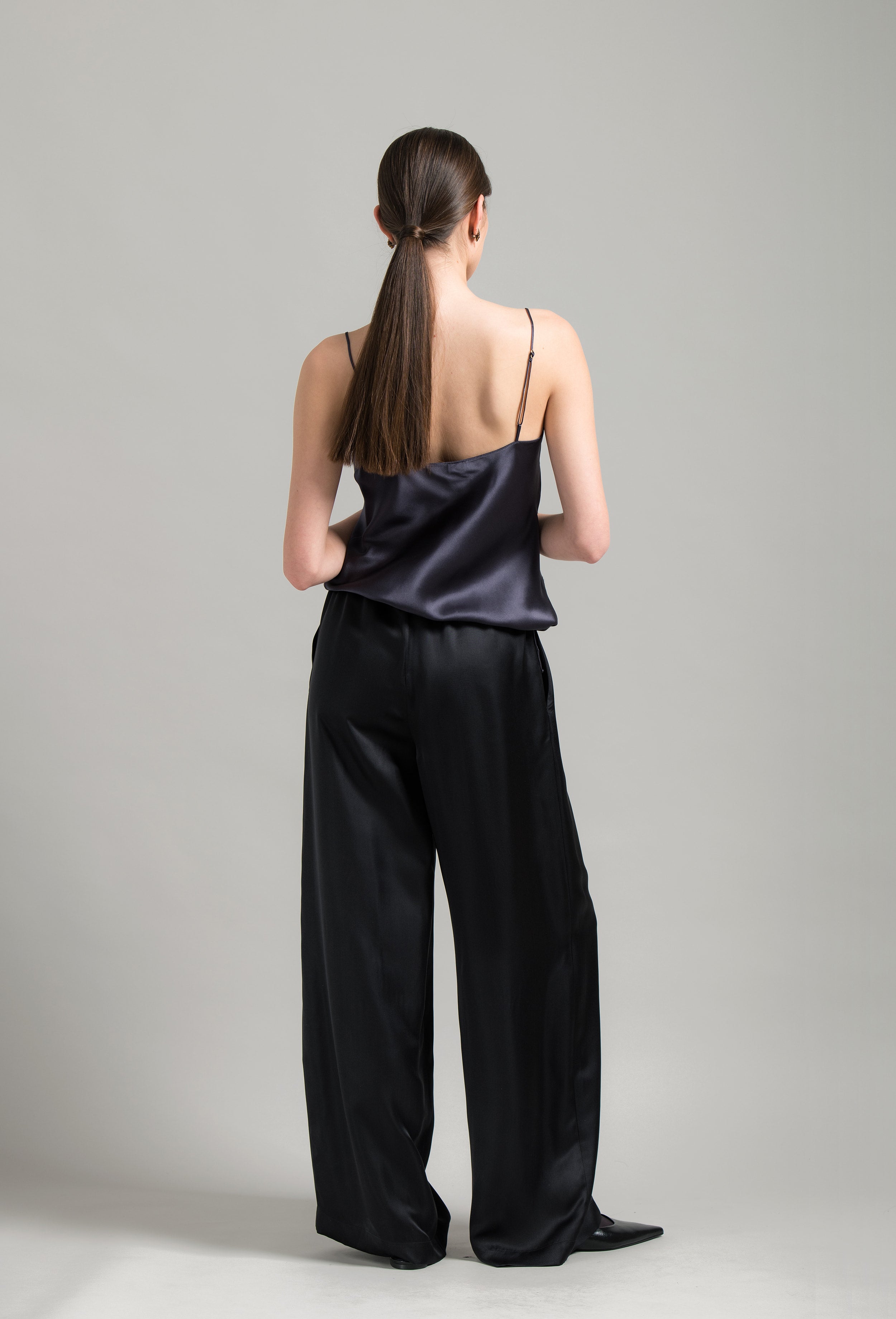 Discover the Winter 2026-27 collection of lingerie couture from the house Carine Gilson with this Camisole Classic in DarkGrey Silk with black lace