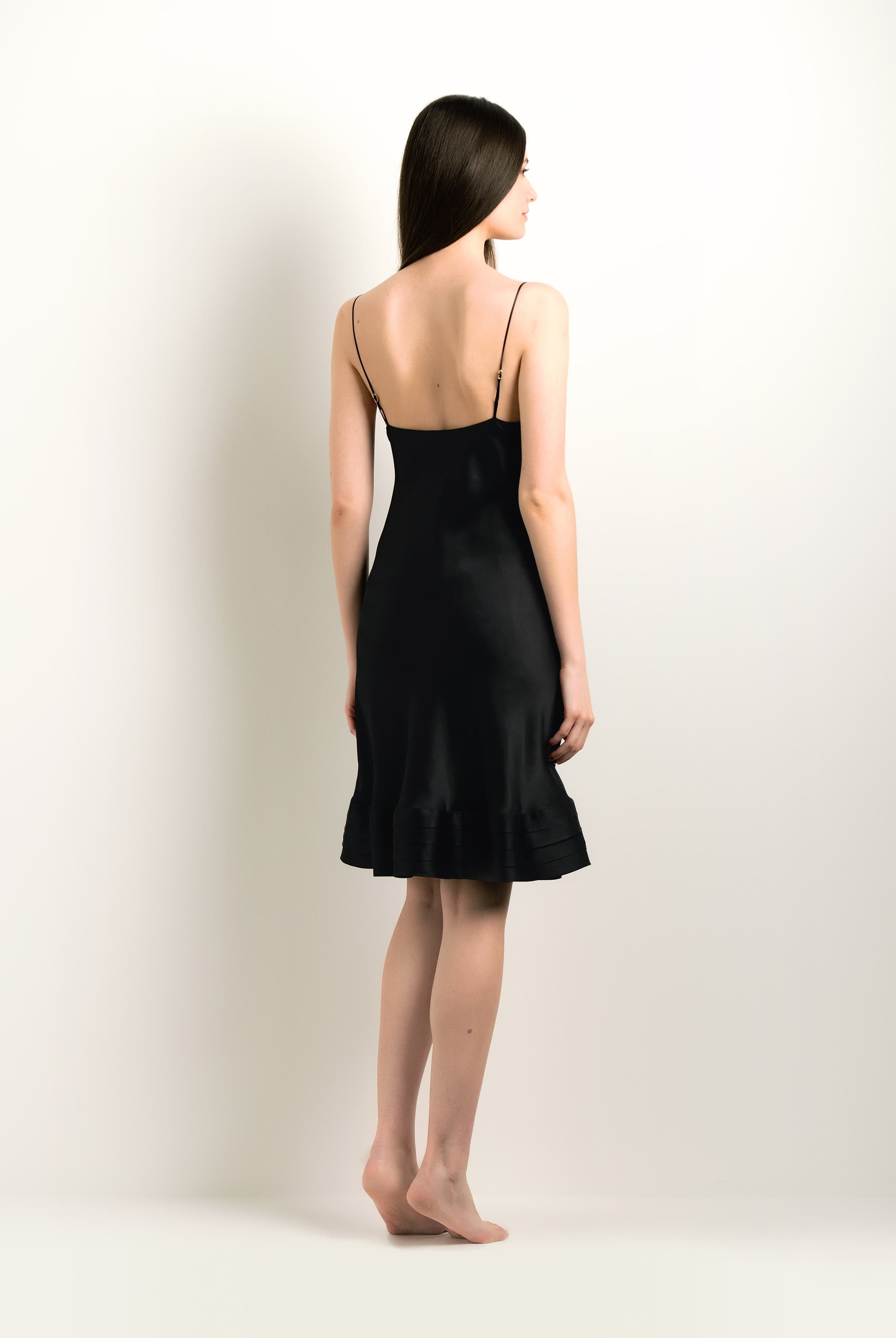 Discover the 2024 winter collection of lingerie couture from the house Carine Gilson with this Slip with Pleat in Black Silk