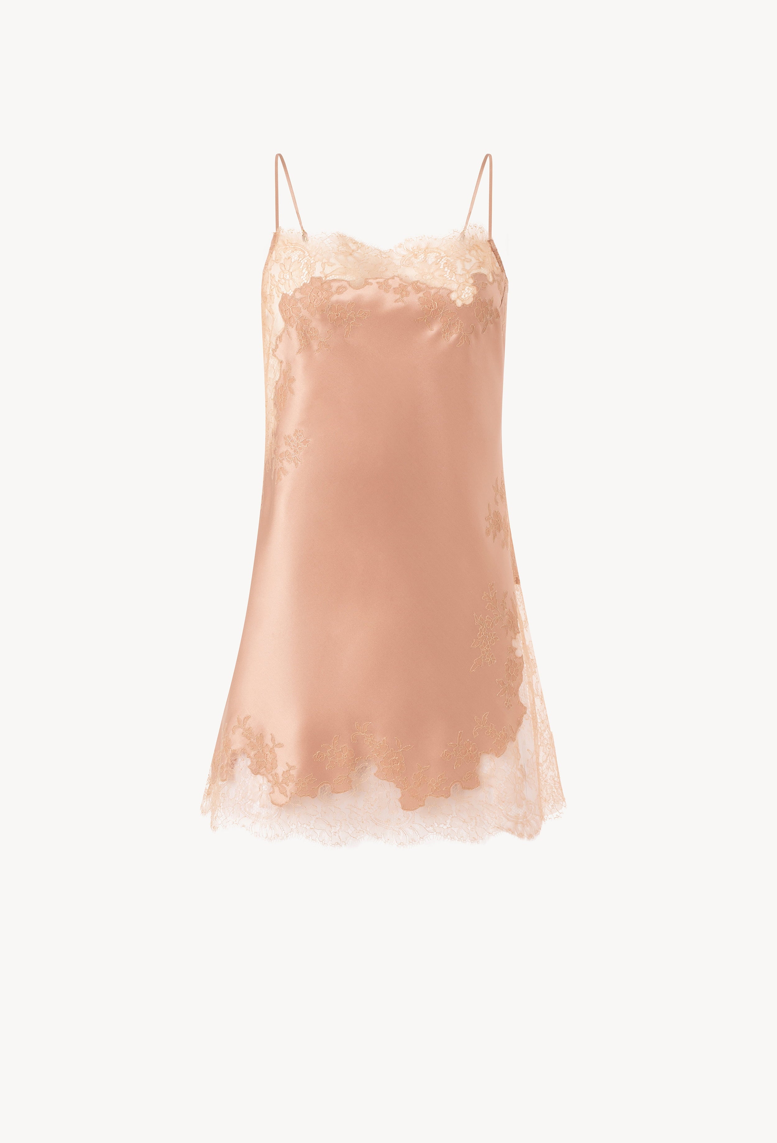 Enter Carine Gilson's world and the most beautiful silk lingerie with the Winter 2026-27 collection with this Babydoll Style Straight Neckline in Beige vison Silk with Beige vison lace