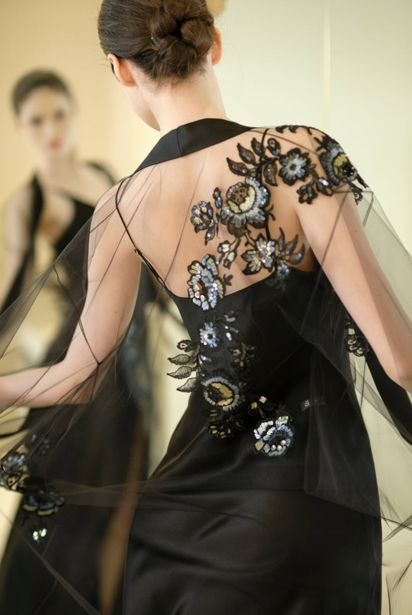 Be seduced by Carine Gilson most beautiful silk anf lace collection with this Long Kimono Butterfly Sleeves in black Silk with Sparkling black lace