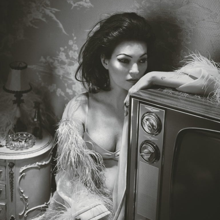 Kate Moss wears Carine Gilson