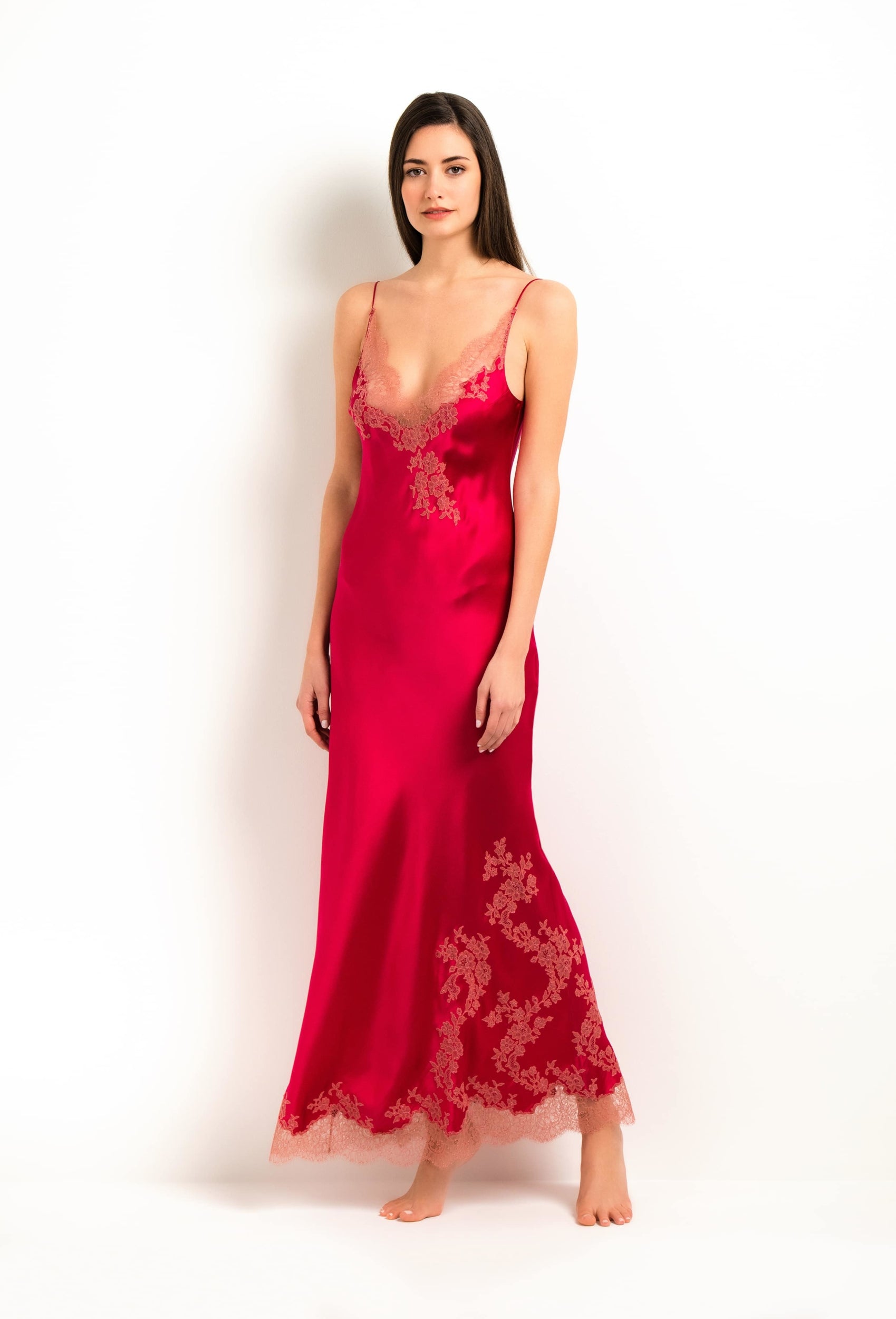 Enter Carine Gilson's world with the 2023 summer collection and this Long Gown V Neckline in bright red Silk with dusty pink lace