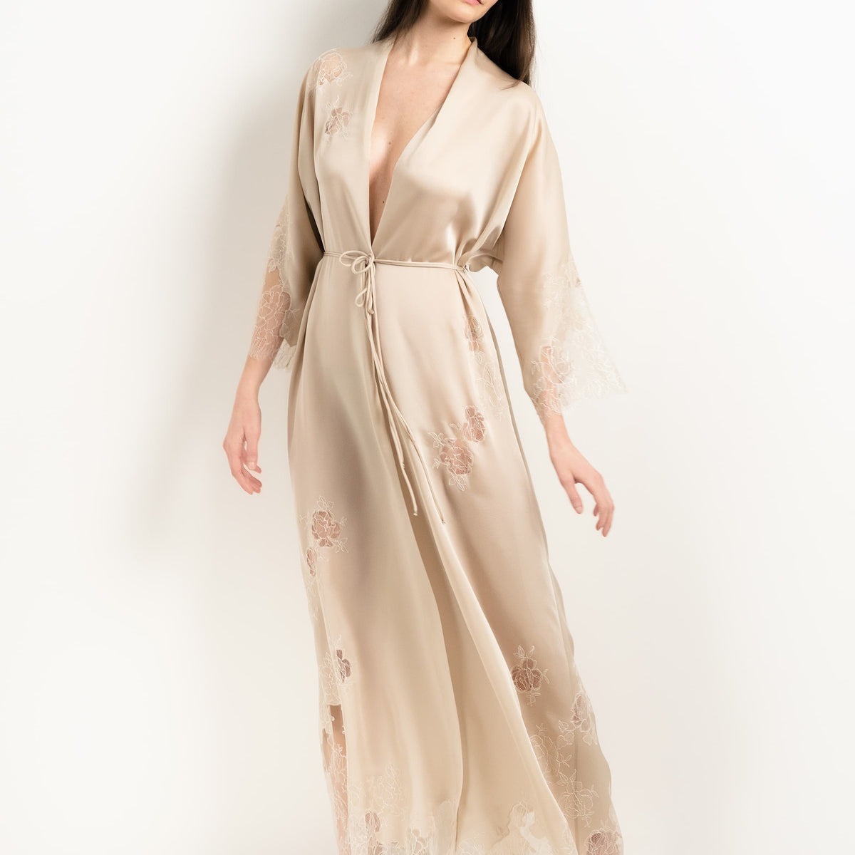 Long kimono raglan style - sand beige and ivory Alba lace – Carine Gilson