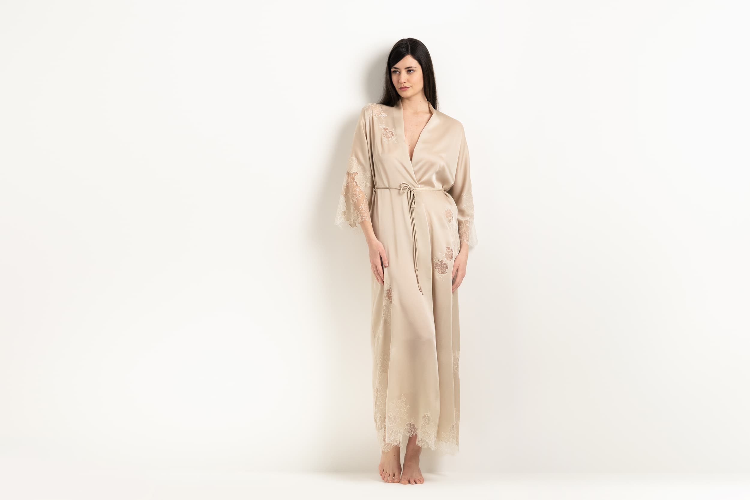 Made of silk and lace, explore the lingerie collection 2025 Winter from the house Carine Gilson with this Long Kimono Raglan Style in sand beige Silk  with ivory lace