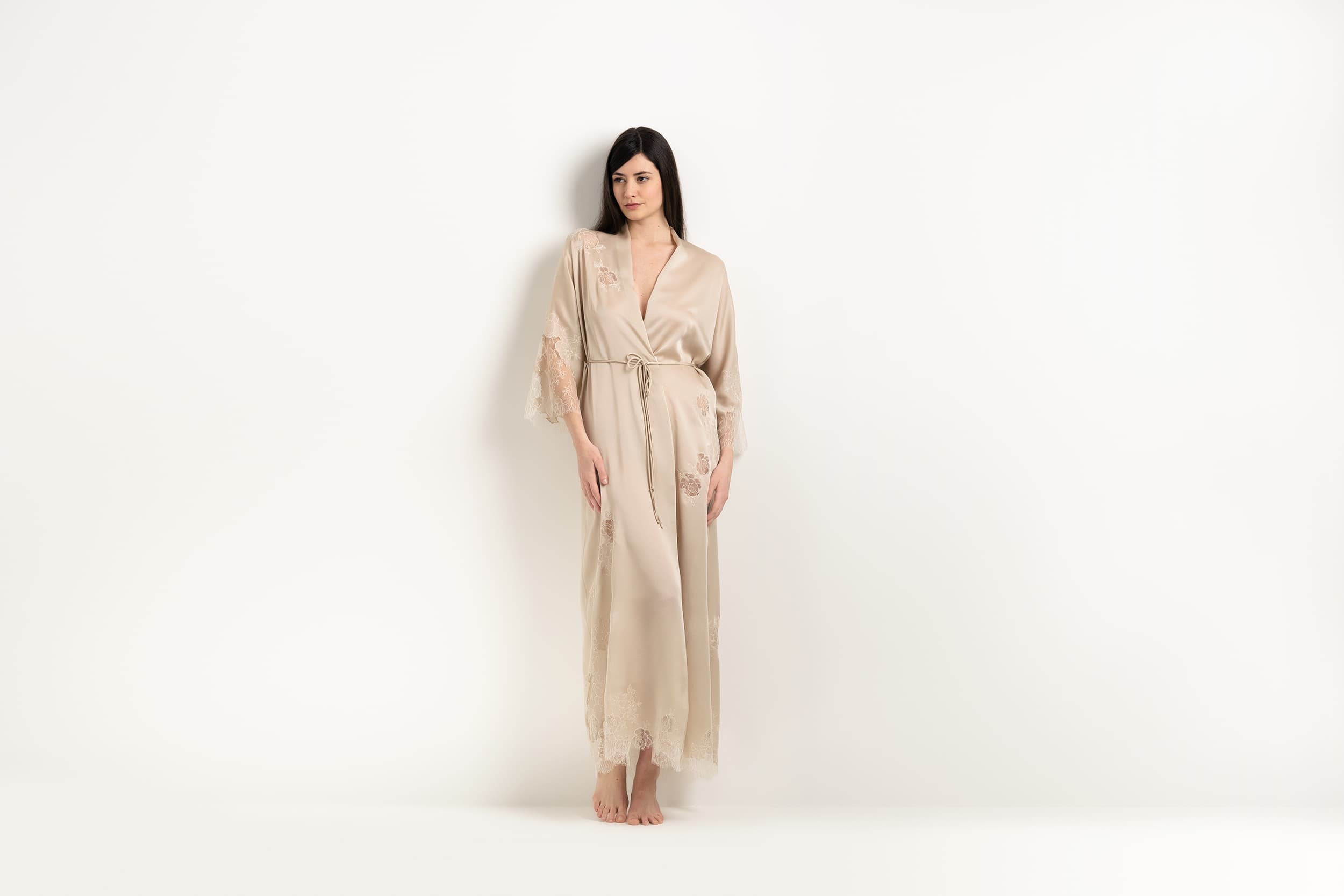 Made of silk and lace, explore the lingerie collection 2025 Winter from the house Carine Gilson with this Long Kimono Raglan Style in sand beige Silk  with ivory lace
