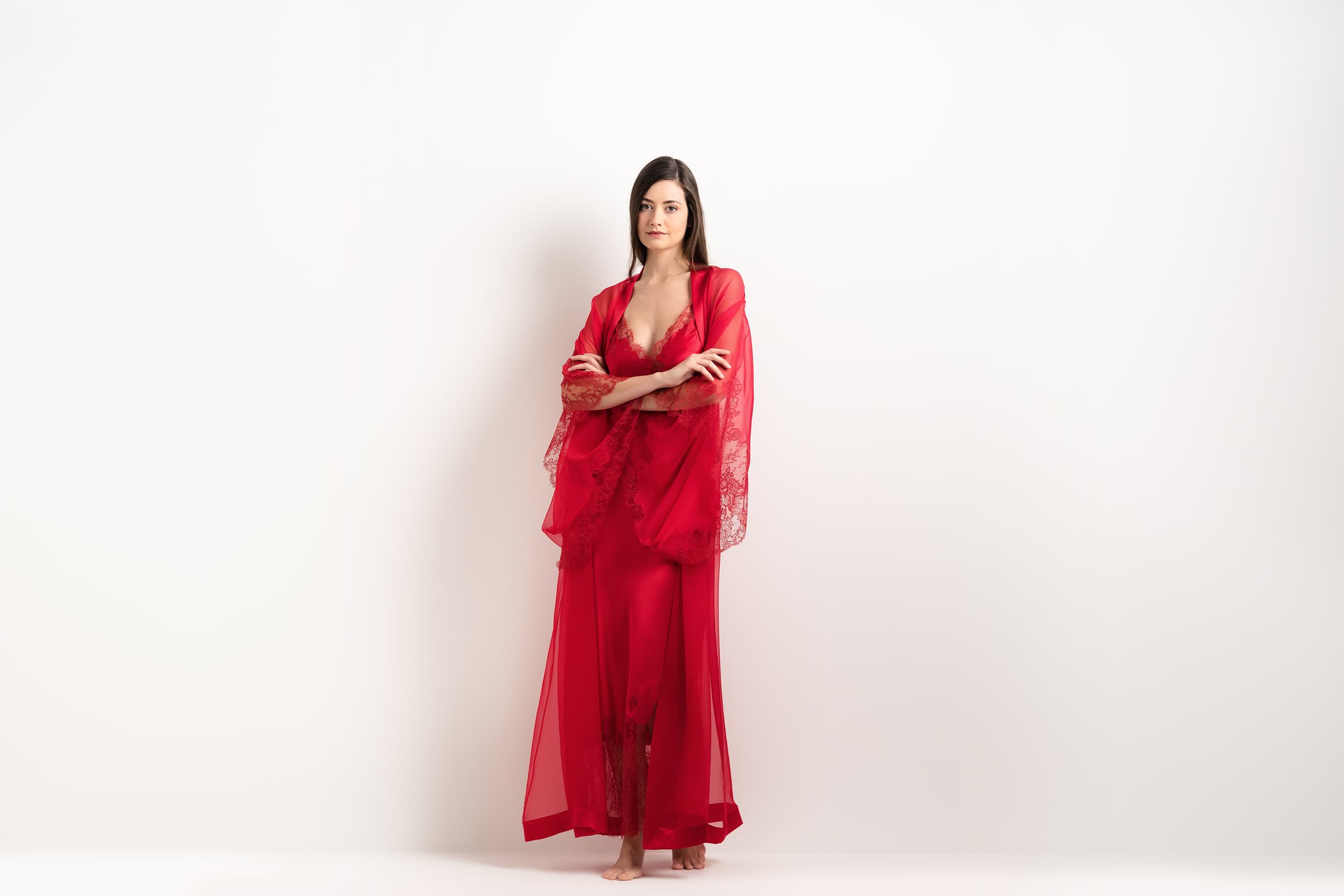 Enter Carine Gilson's world and the most beautiful silk lingerie with the 2025 summer  collection with this Long Kimono Butterfly Sleeves in Flam red Silk  with red lace