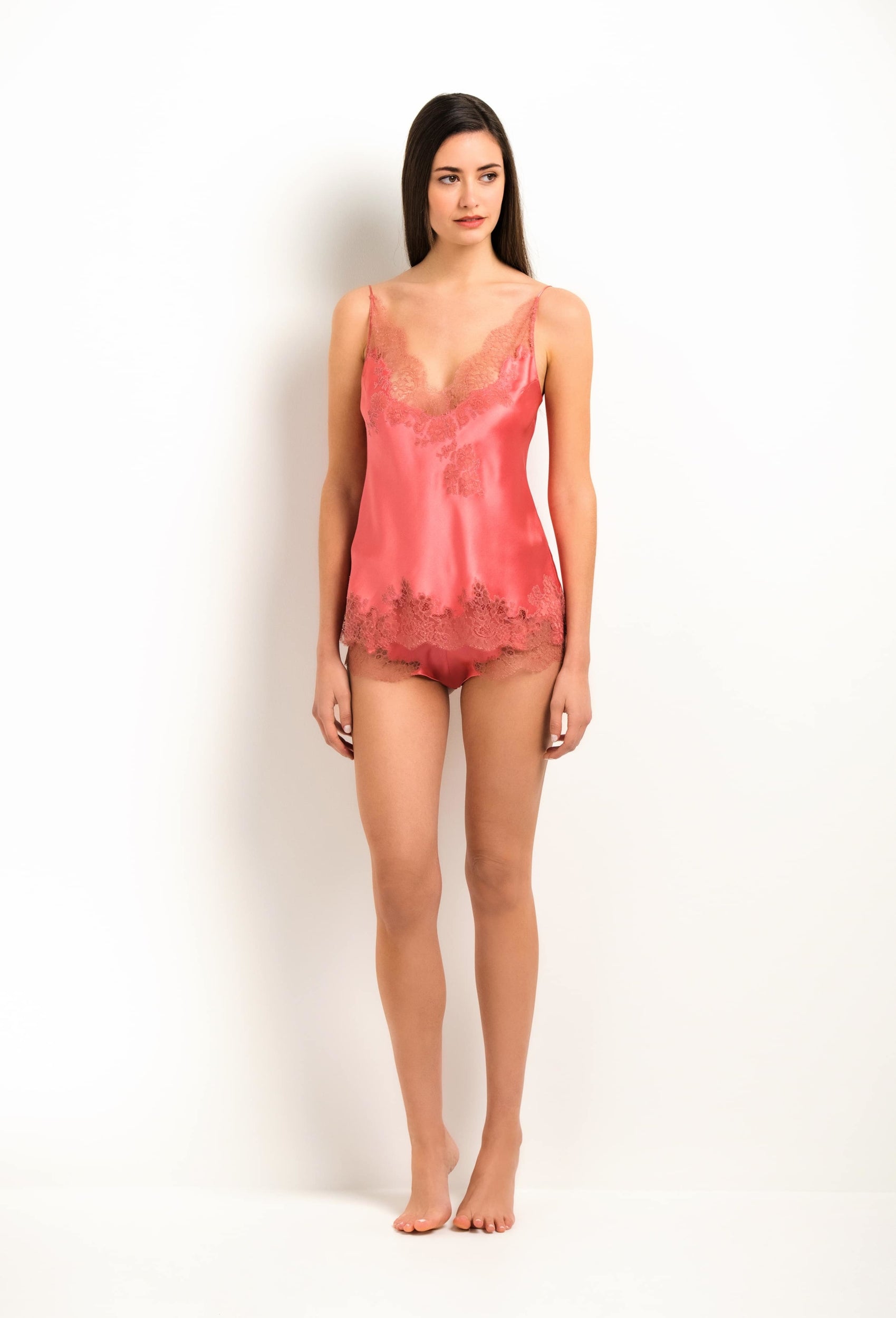 collection 2023 summer from the house Carine Gilson with this Camisole in pink rosebud Silk with dusty pink lace