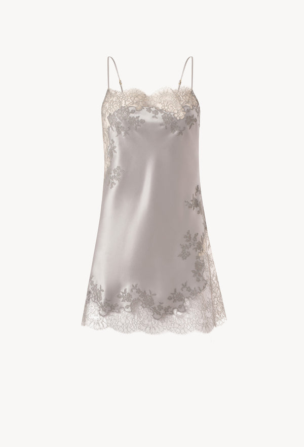 The Hiver 2026-27 collection from the house Carine Gilson - The most beautiful couture lingerie to be discovered with this babydoll style straight neckline in leadgrey silk with grey lace