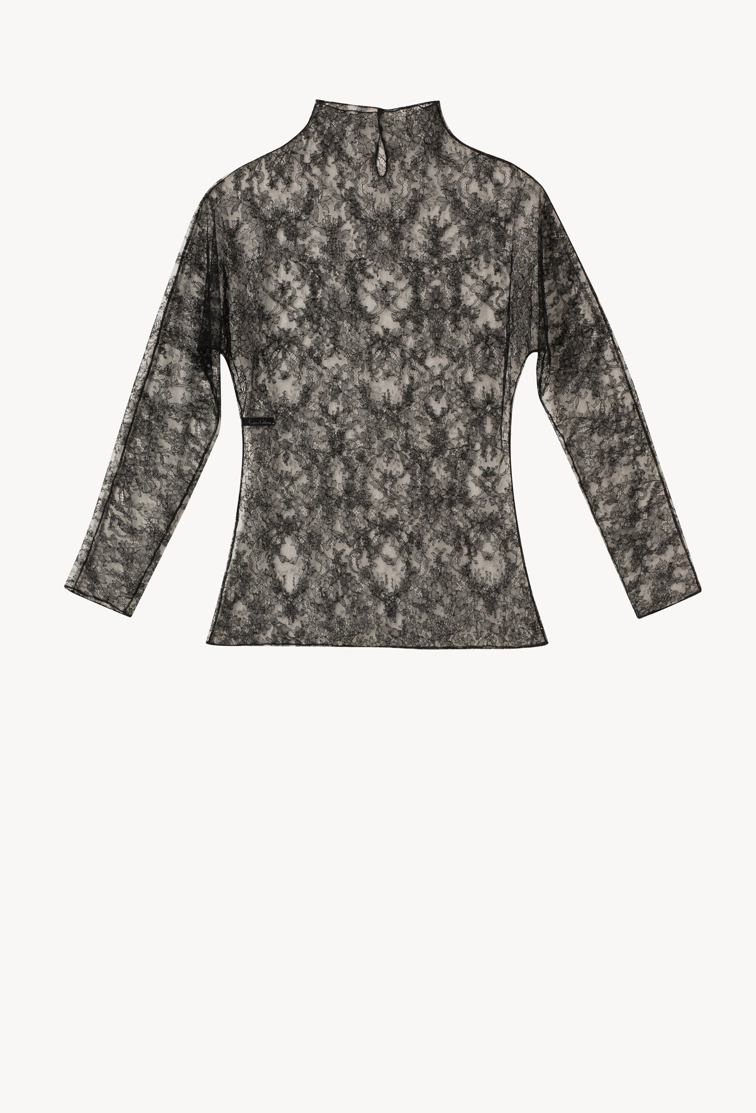 Enter Carine Gilson's world and the most beautiful silk lingerie with the Winter 2026-27 collection with this Long sleeves top in black lace