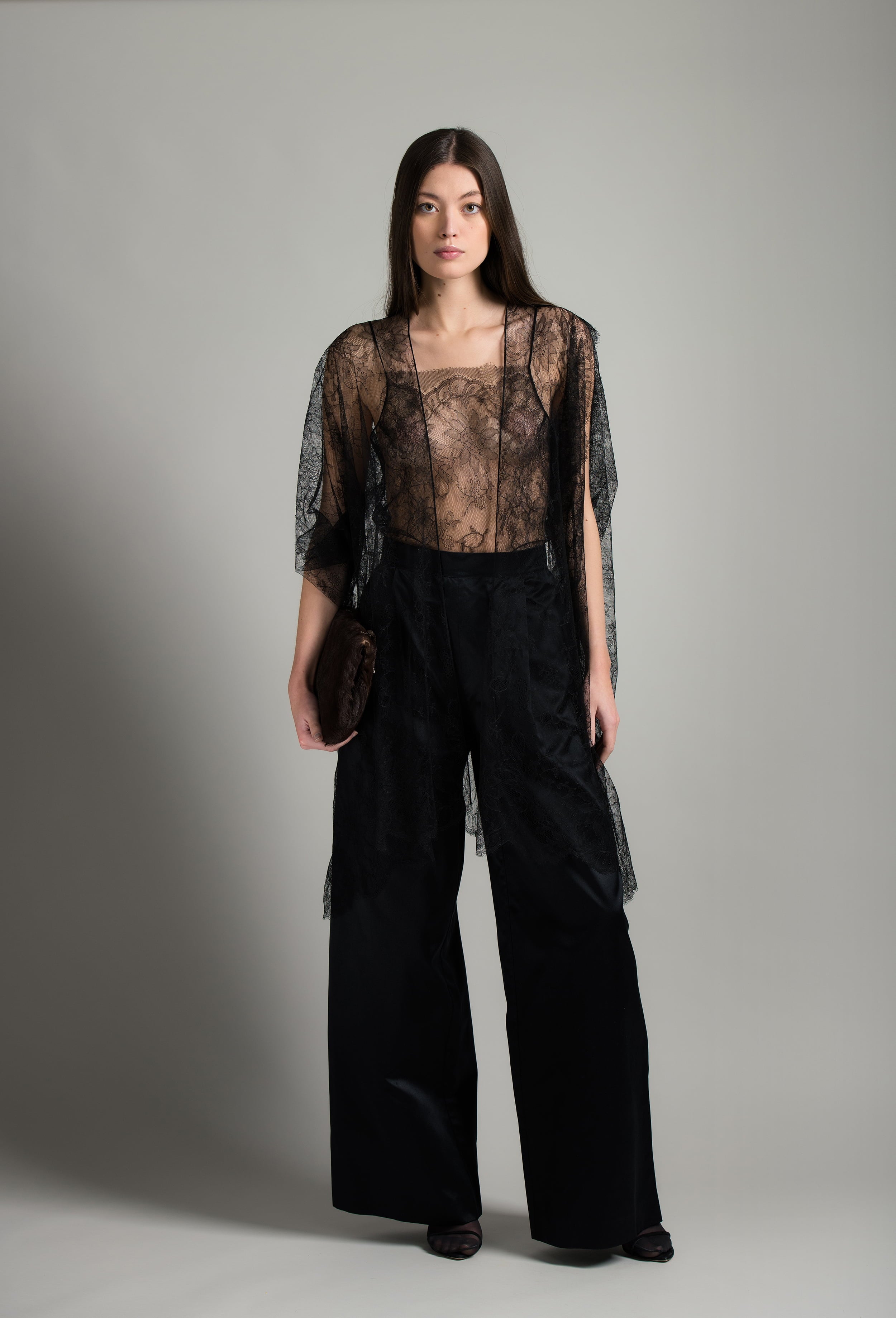 Enter Carine Gilson's world and the most beautiful silk lingerie with the Winter 2026-27 collection with this Oversize Cardigan in Black Silk  with Black lace