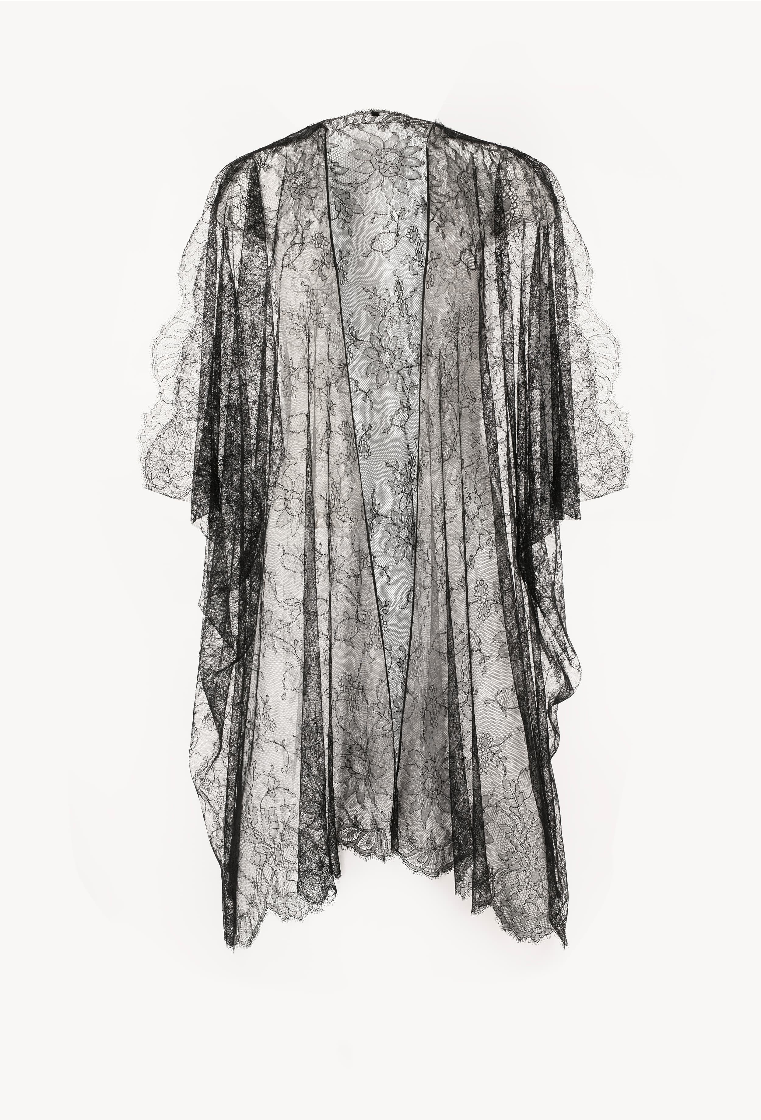 Enter Carine Gilson's world and the most beautiful silk lingerie with the Winter 2026-27 collection with this Oversize Cardigan in Black Silk  with Black lace