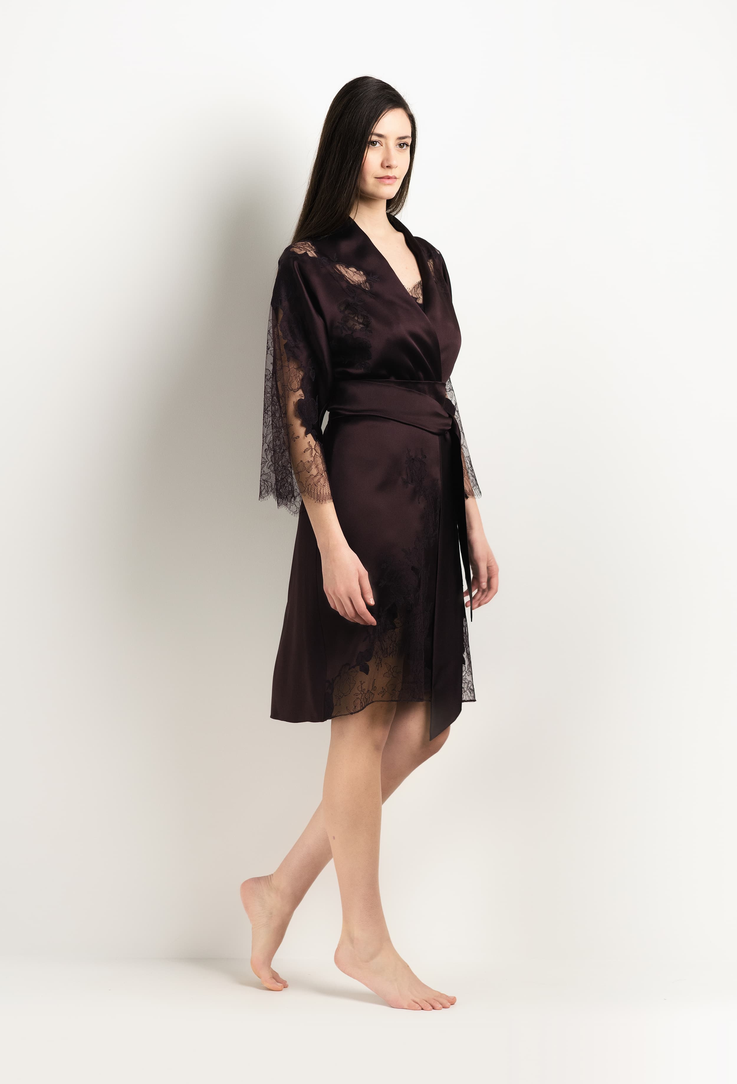 Enter Carine Gilson's world and the most beautiful silk lingerie with the 2025 Winter collection with this Kimono Raglan Style in Ebony Silk  with Ebony lace
