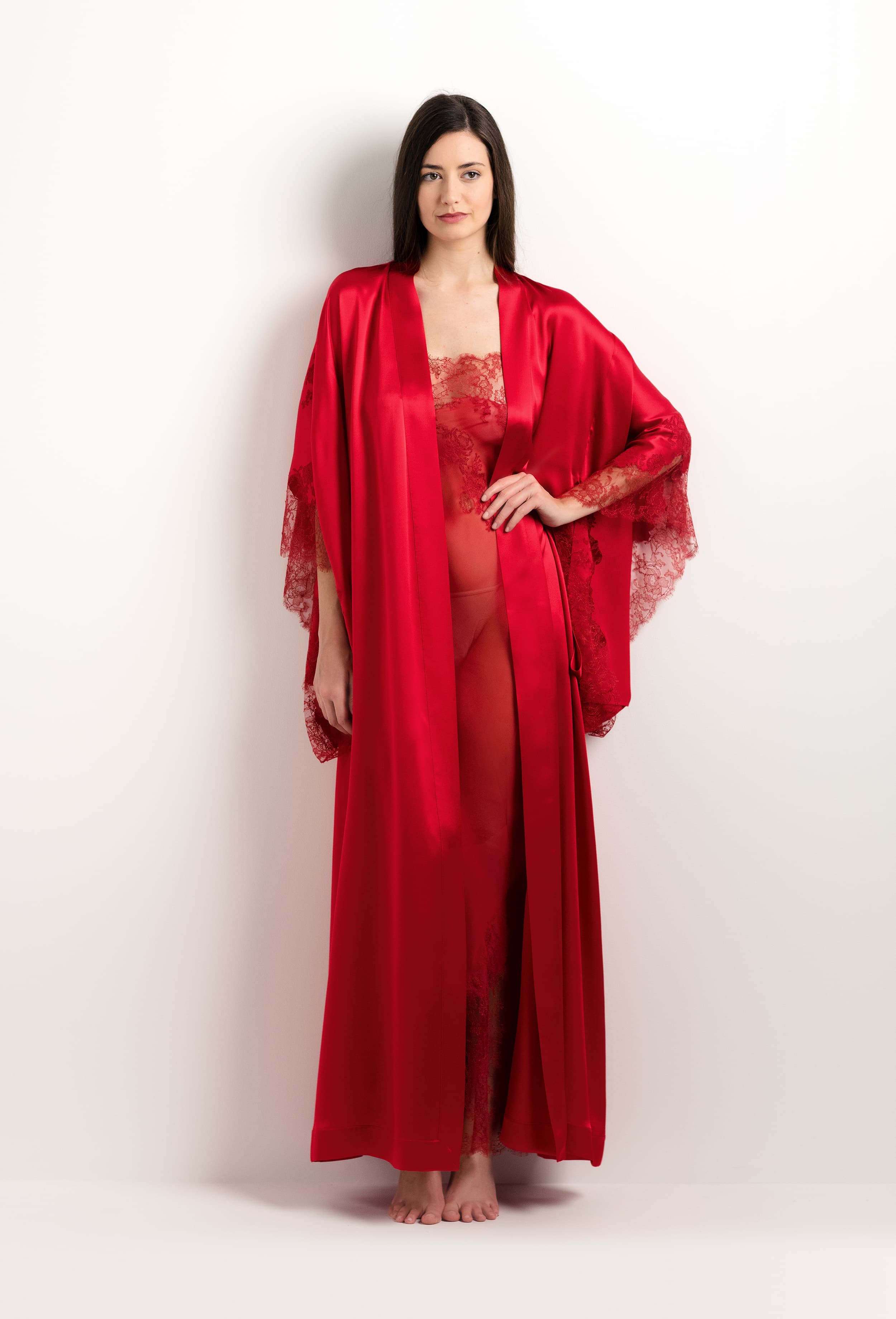 Be seduced by Carine Gilson most beautiful silk lingerie collection with this Long Kimono Butterfly Sleeves in Flam red Silk  with red lace