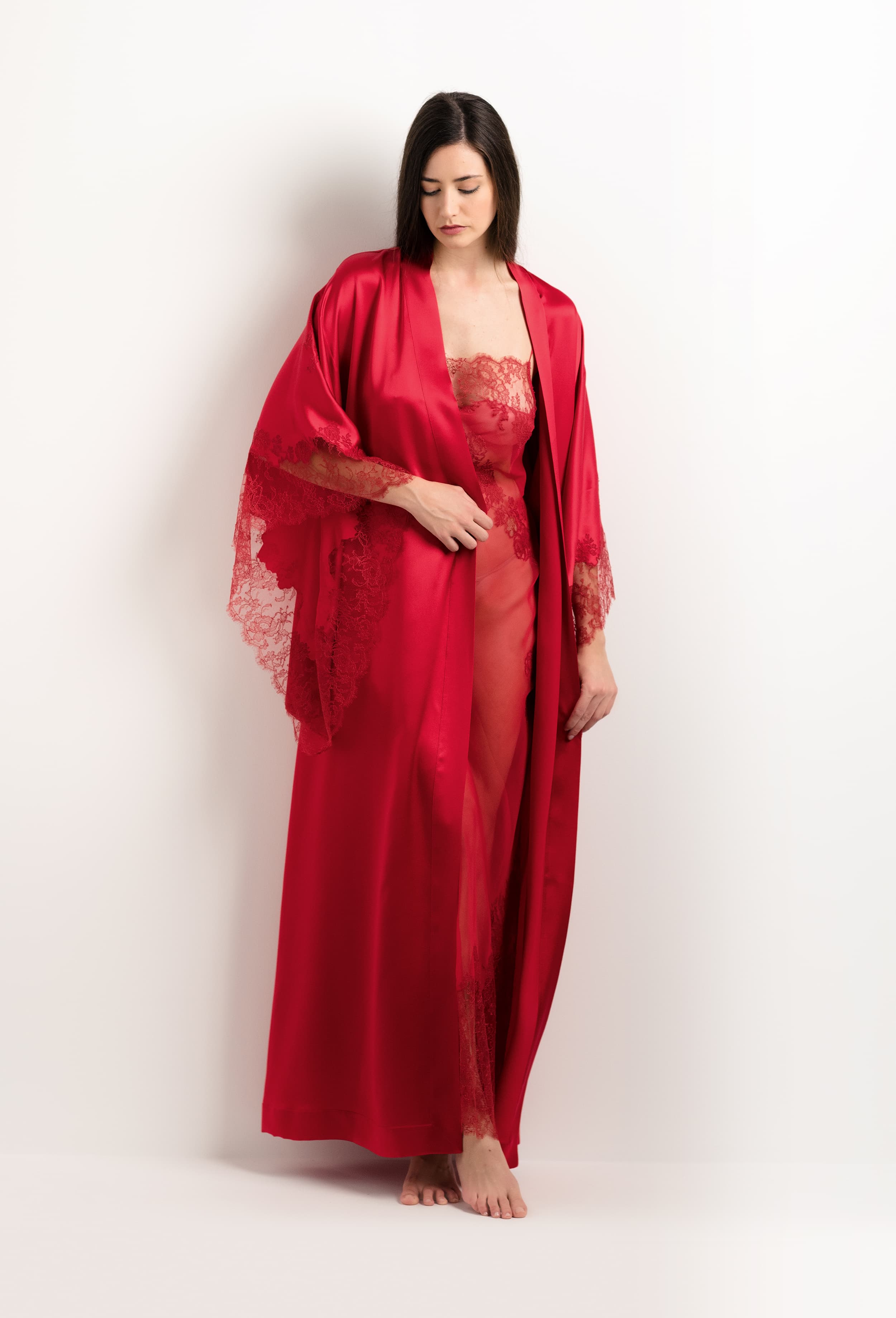 Be seduced by Carine Gilson most beautiful silk lingerie collection with this Long Kimono Butterfly Sleeves in Flam red Silk  with red lace