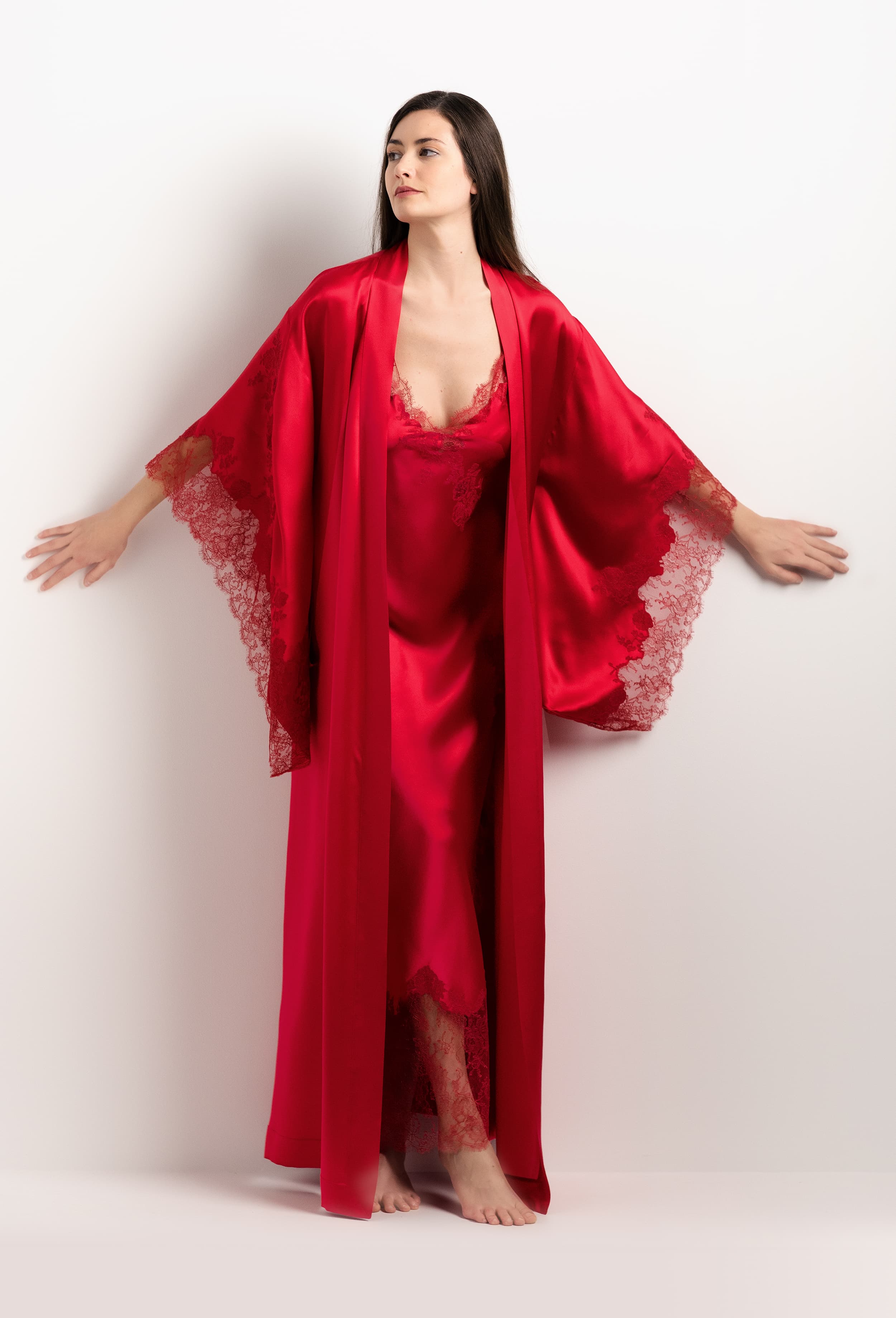 Be seduced by Carine Gilson most beautiful silk lingerie collection with this Long Kimono Butterfly Sleeves in Flam red Silk  with red lace