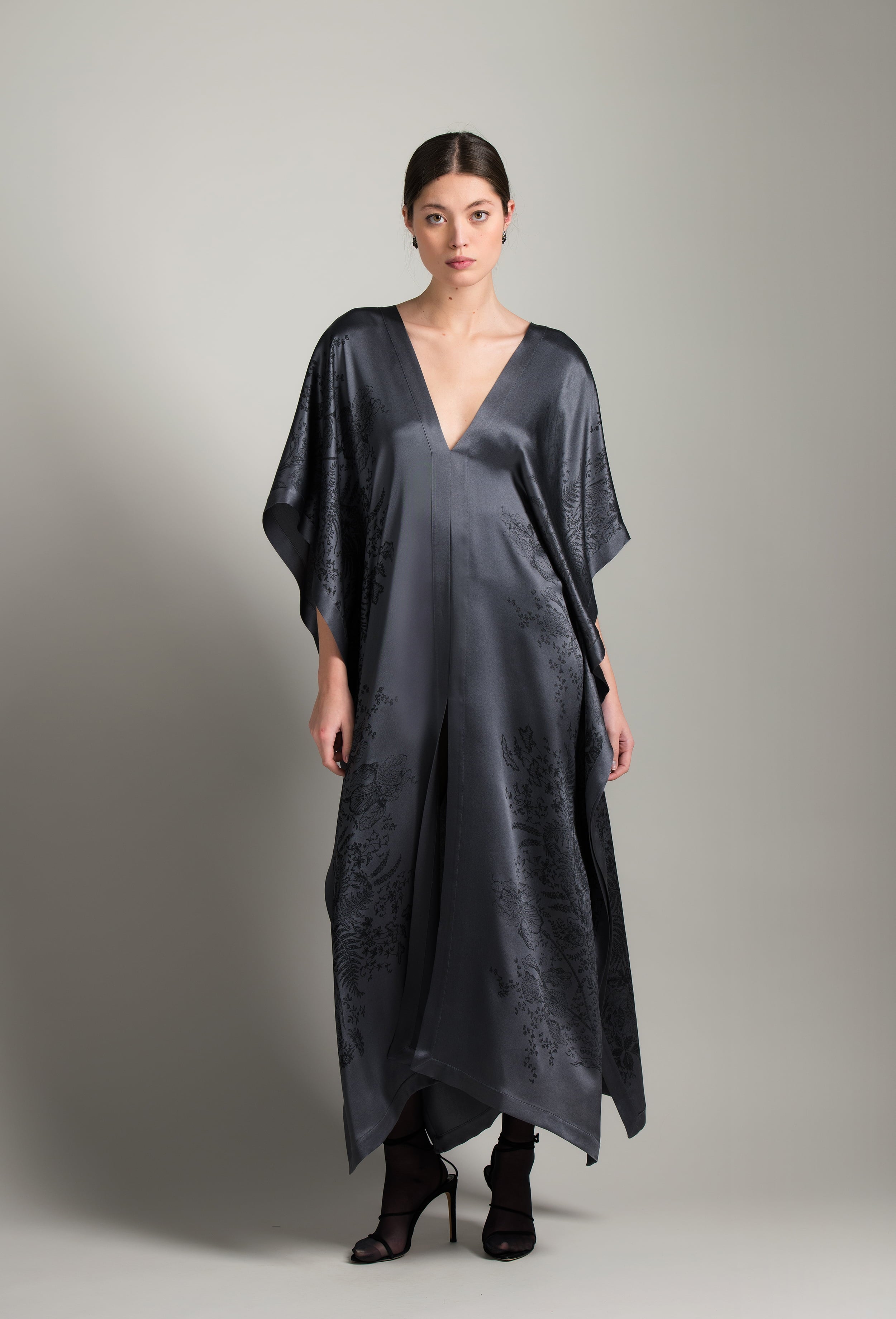 Be seduced by Carine Gilson most beautiful silk lingerie collection with this Long Kaftan V Neck Back and Front in StormGrey print Silk 