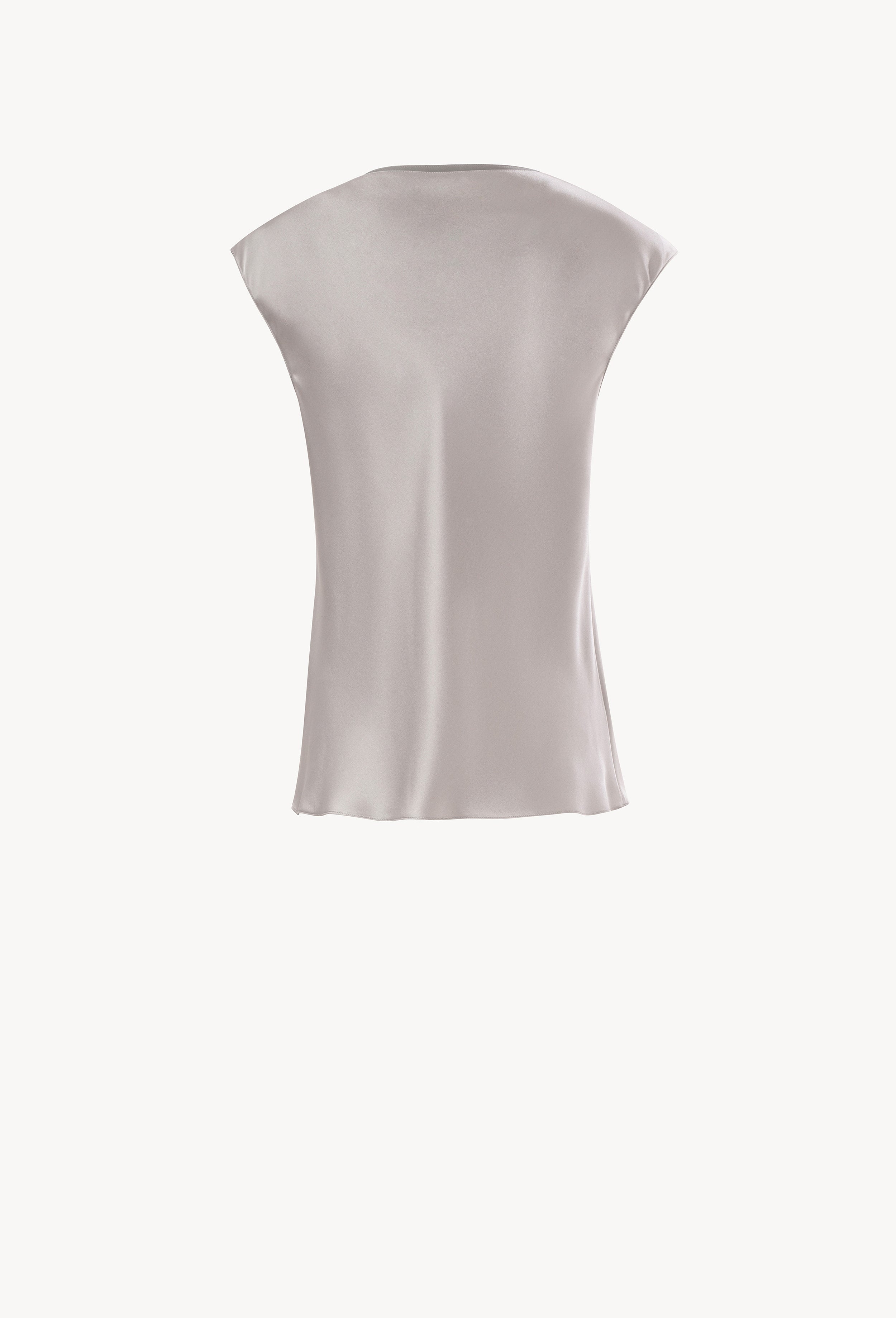 Discover the unique craftmanship of the belgian designer Carine Gilson in her atelier for the Hiver 2026-27 collection with this Top boat neck in LeadGrey Silk  with Grey lace