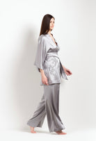 Made of silk and lace, explore the lingerie collection Hiver 2026-27 from the house Carine Gilson with this Short Kimono Classic Sleeves in LeadGrey Silk  with Grey lace