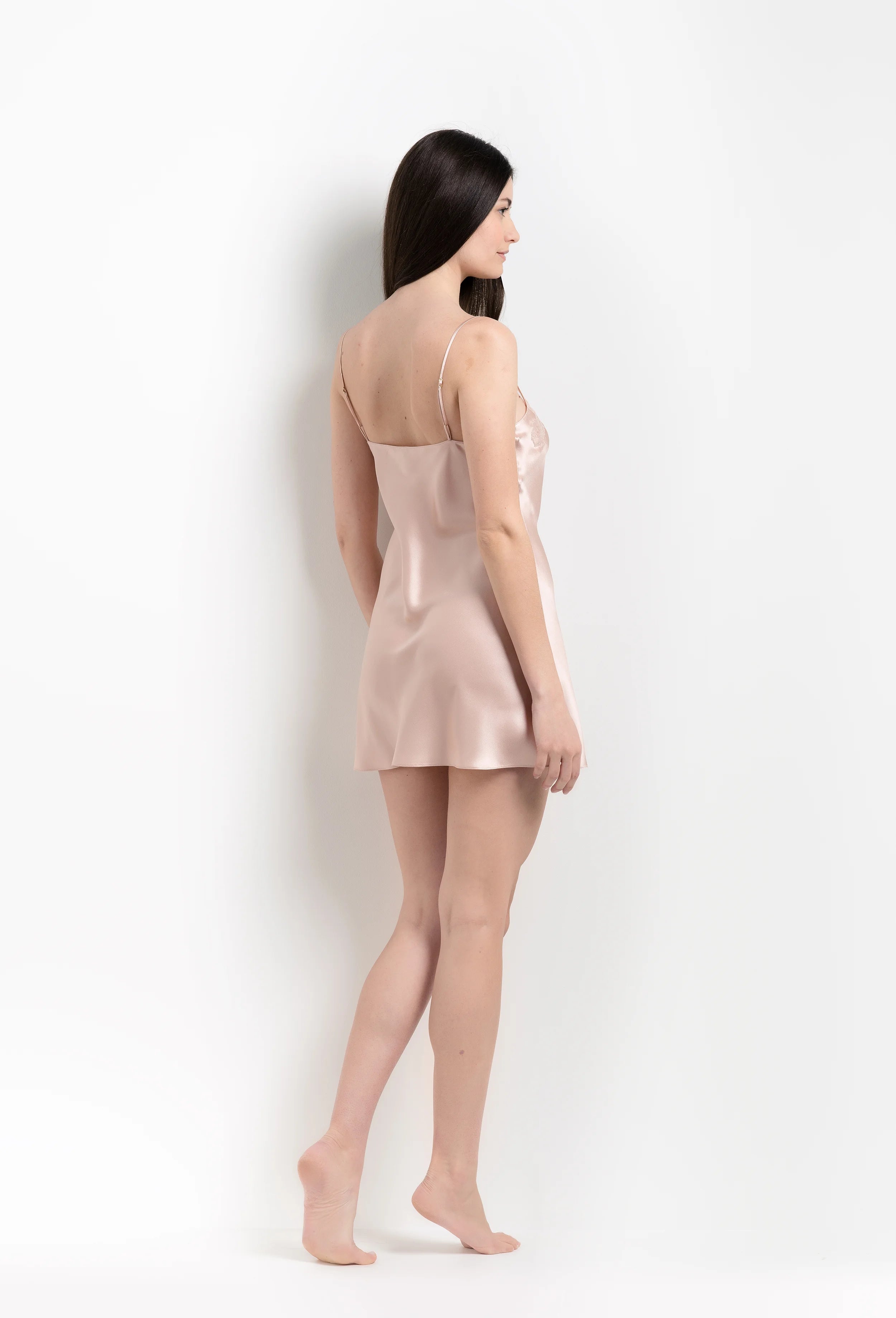 Enjoy the 2026 Summer collection of lingerie couture from the house Carine Gilson with this slip babydoll style straight neckline in light rose silk with pink rose lace
