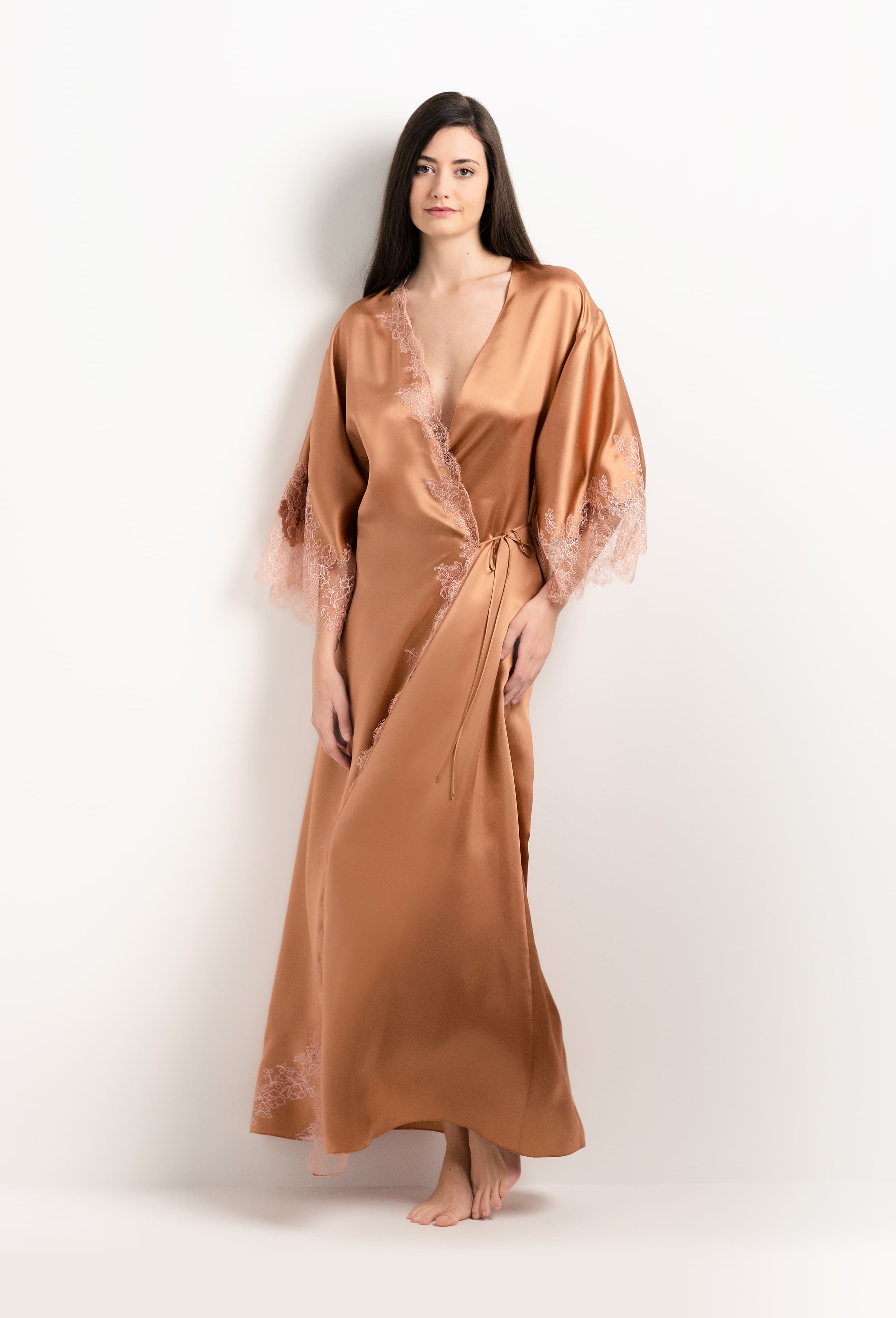 Discover the 2025 Summer collection of lingerie couture from the house Carine Gilson with this Long Kimono Classic Sleeves in Sahara tan Silk  with light rose lace