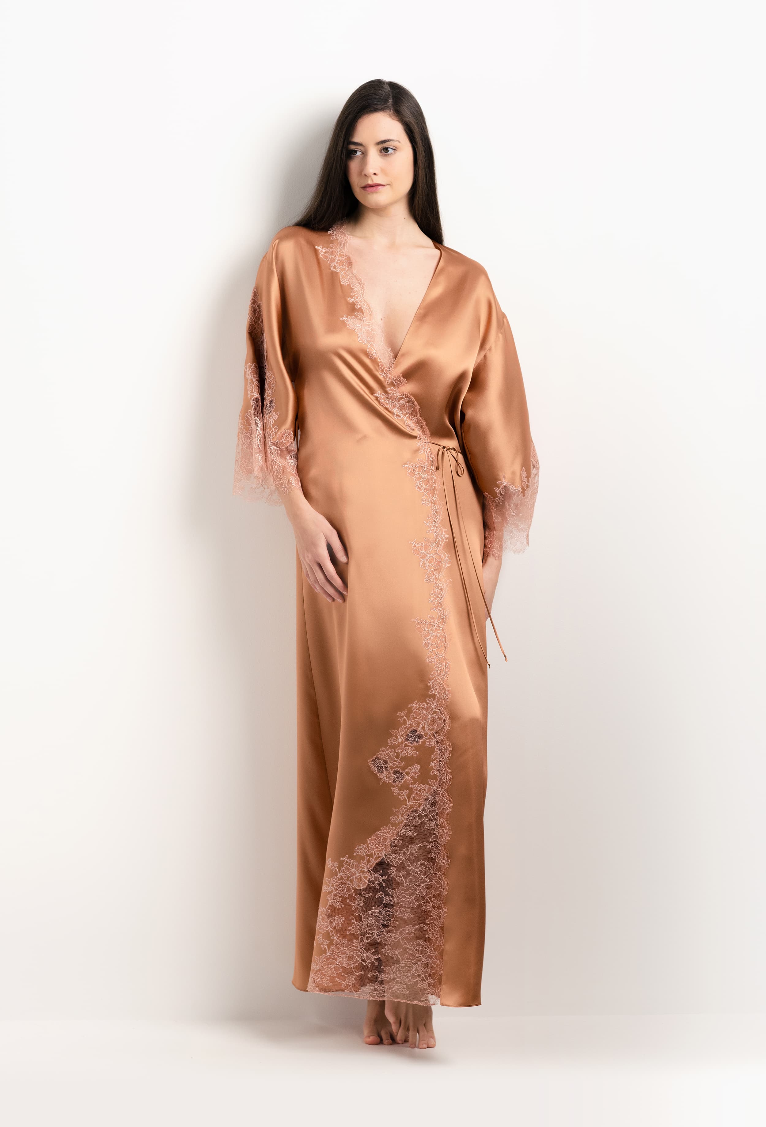 Discover the 2025 Summer collection of lingerie couture from the house Carine Gilson with this Long Kimono Classic Sleeves in Sahara tan Silk  with light rose lace
