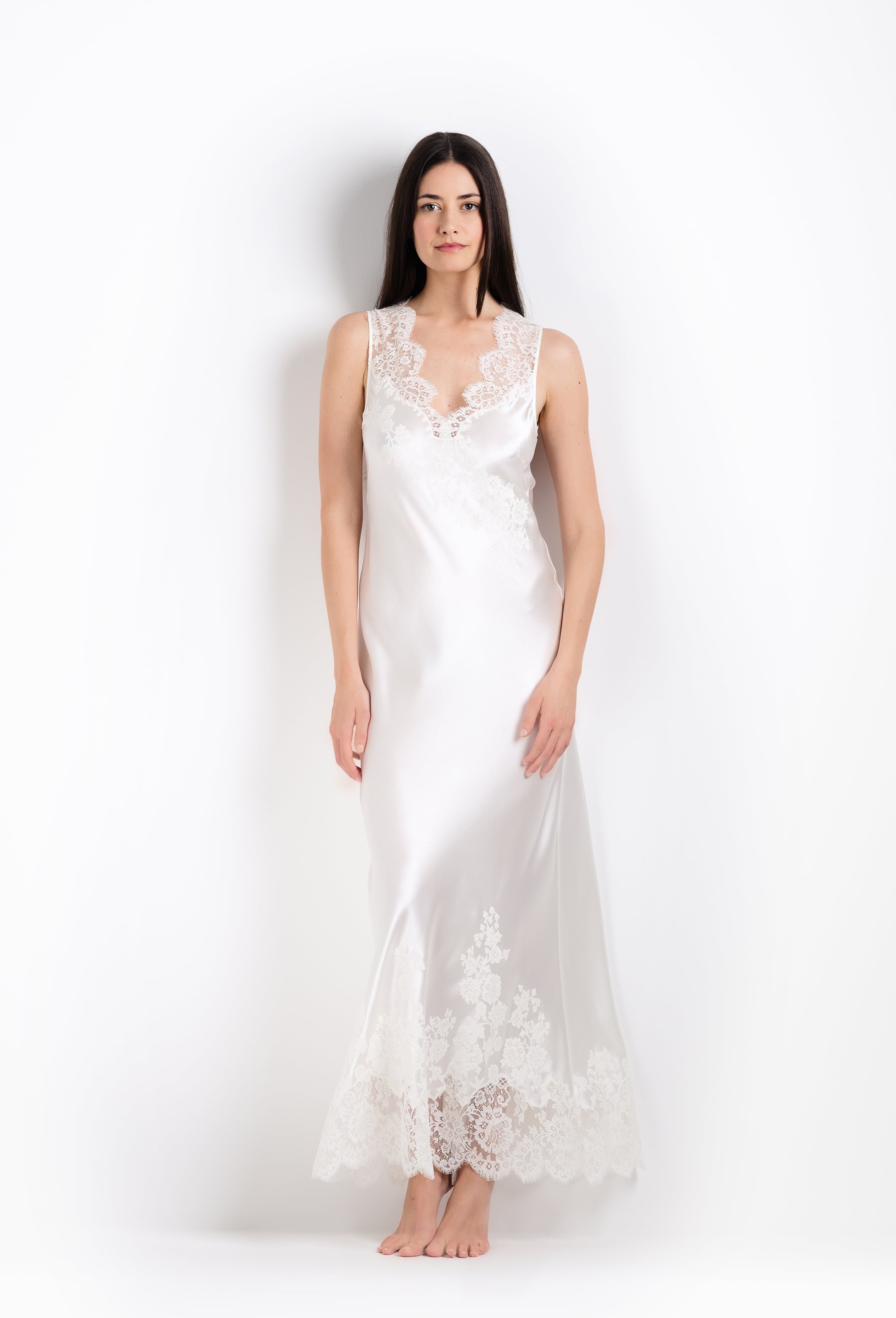 Be seduced by Carine Gilson most beautiful silk collection with this long silk dress v neckline in natural silk  with natural lace.
