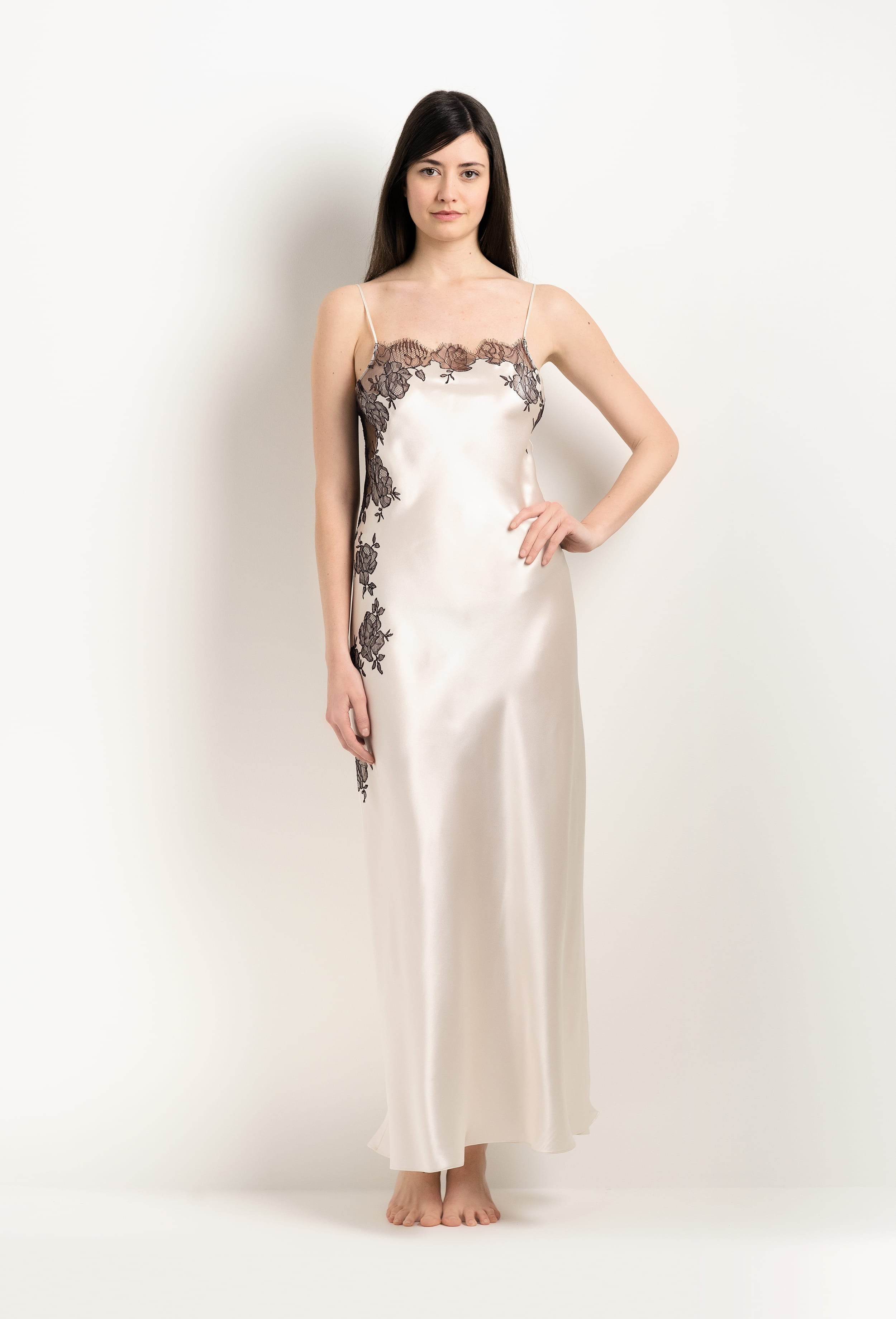 Enter Carine Gilson's world and the most beautiful silk lingerie with the 2025 Winter collection with this Long Gown Straight Neckline in Pearl Silk  with Ebony lace