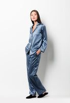 Enjoy the Hiver 2026-27 collection of lingerie couture from the house Carine Gilson with this Pajama Top in Blue stone with contrast Silk