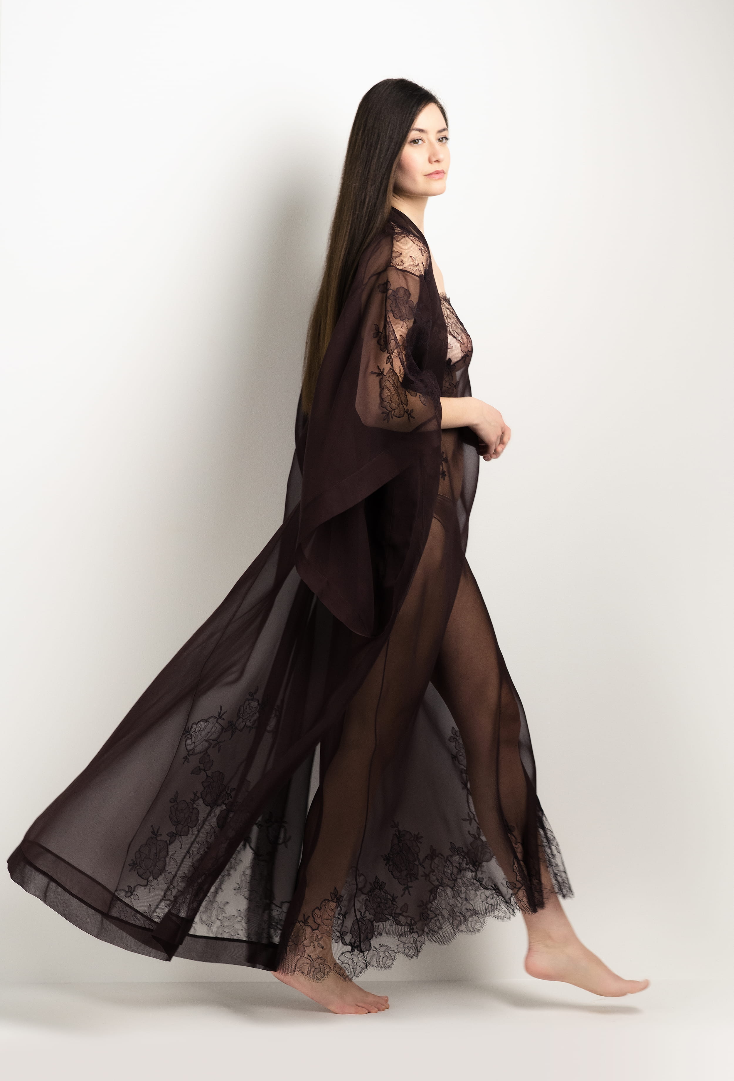 Discover the 2025 Winter collection of lingerie couture from the house Carine Gilson with this Long Kimono Butterfly Sleeves in Ebony Silk  with Ebony lace
