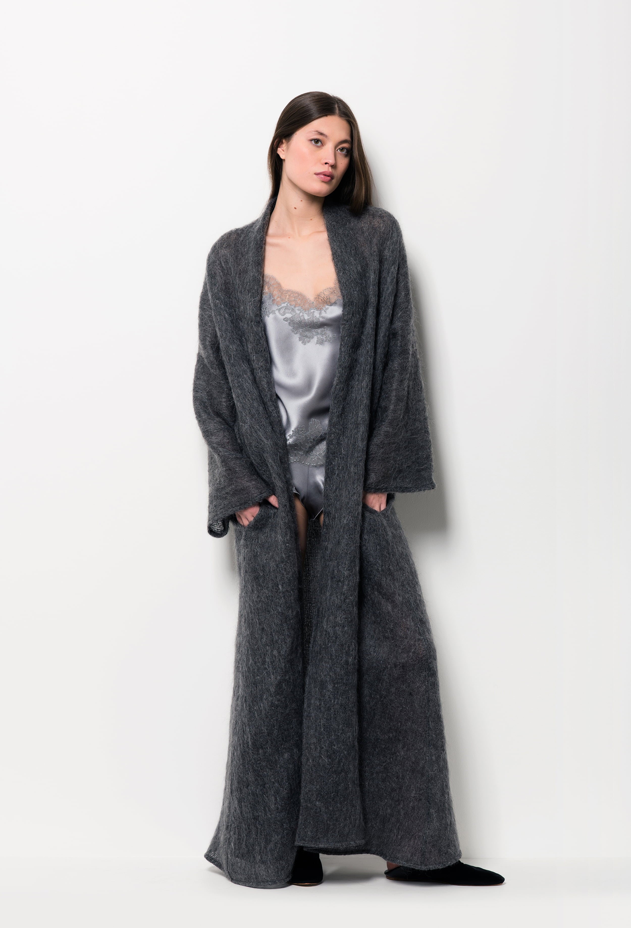 Be seduced by Carine Gilson most beautiful loungewear collection with this long raglan jacket in stormgrey mohair