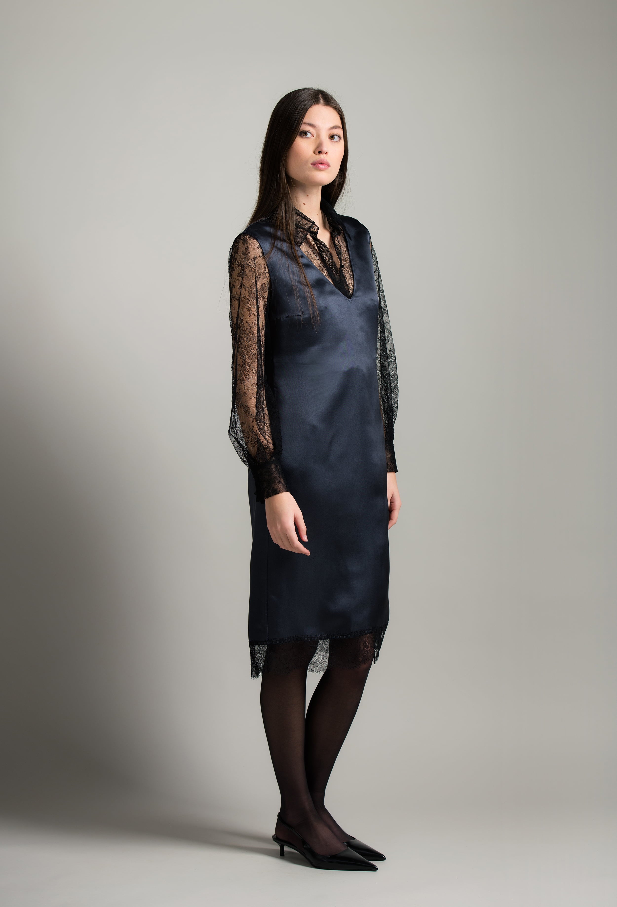Be seduced by Carine Gilson most beautiful silk lingerie collection with this Midi Dress Silk with V neck in DarkGrey Silk  with black lace