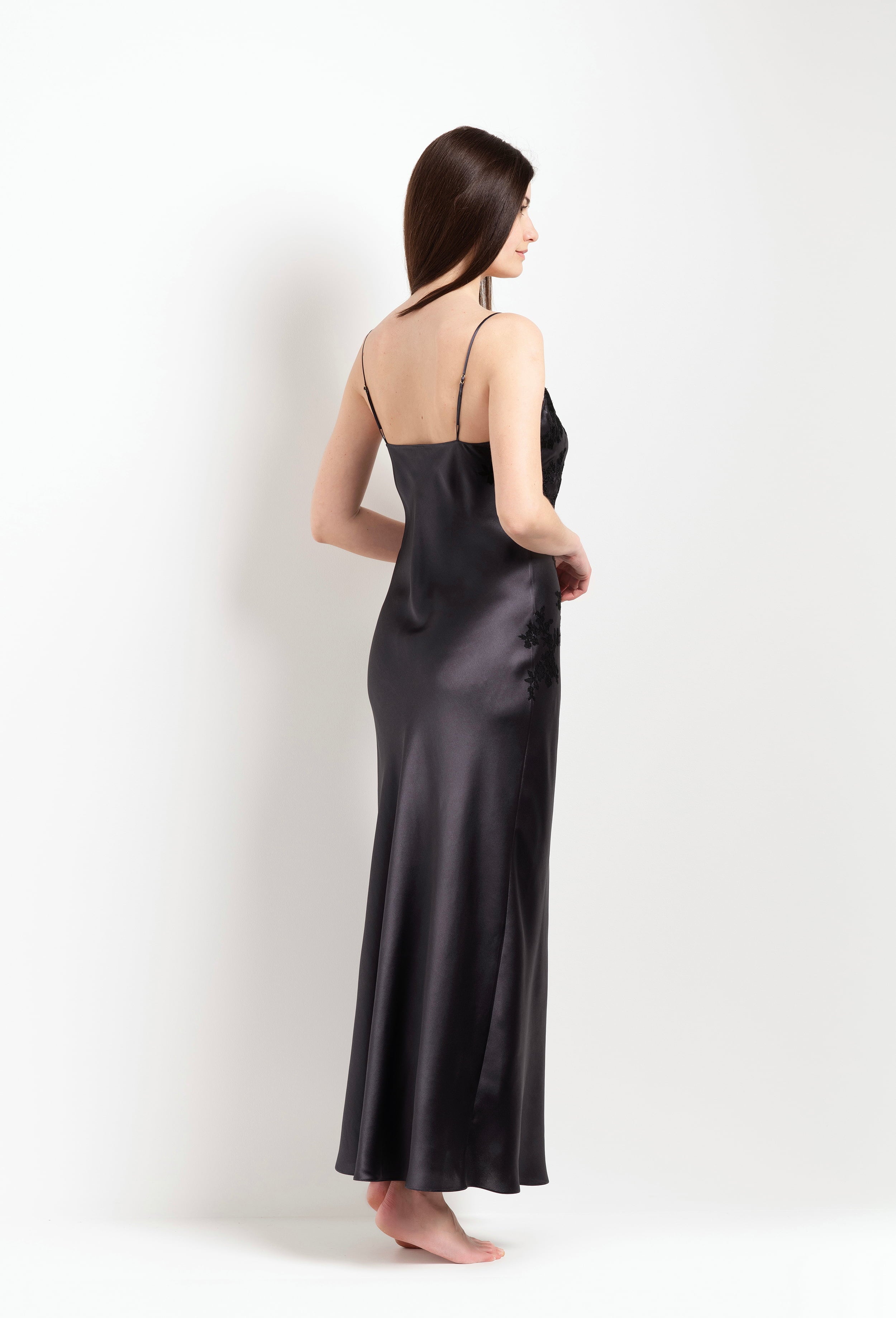 Made of silk and lace, explore the lingerie collection Winter 2026-27 from the house Carine Gilson with this Long Dress Classic Style in DarkGrey Silk  with black lace