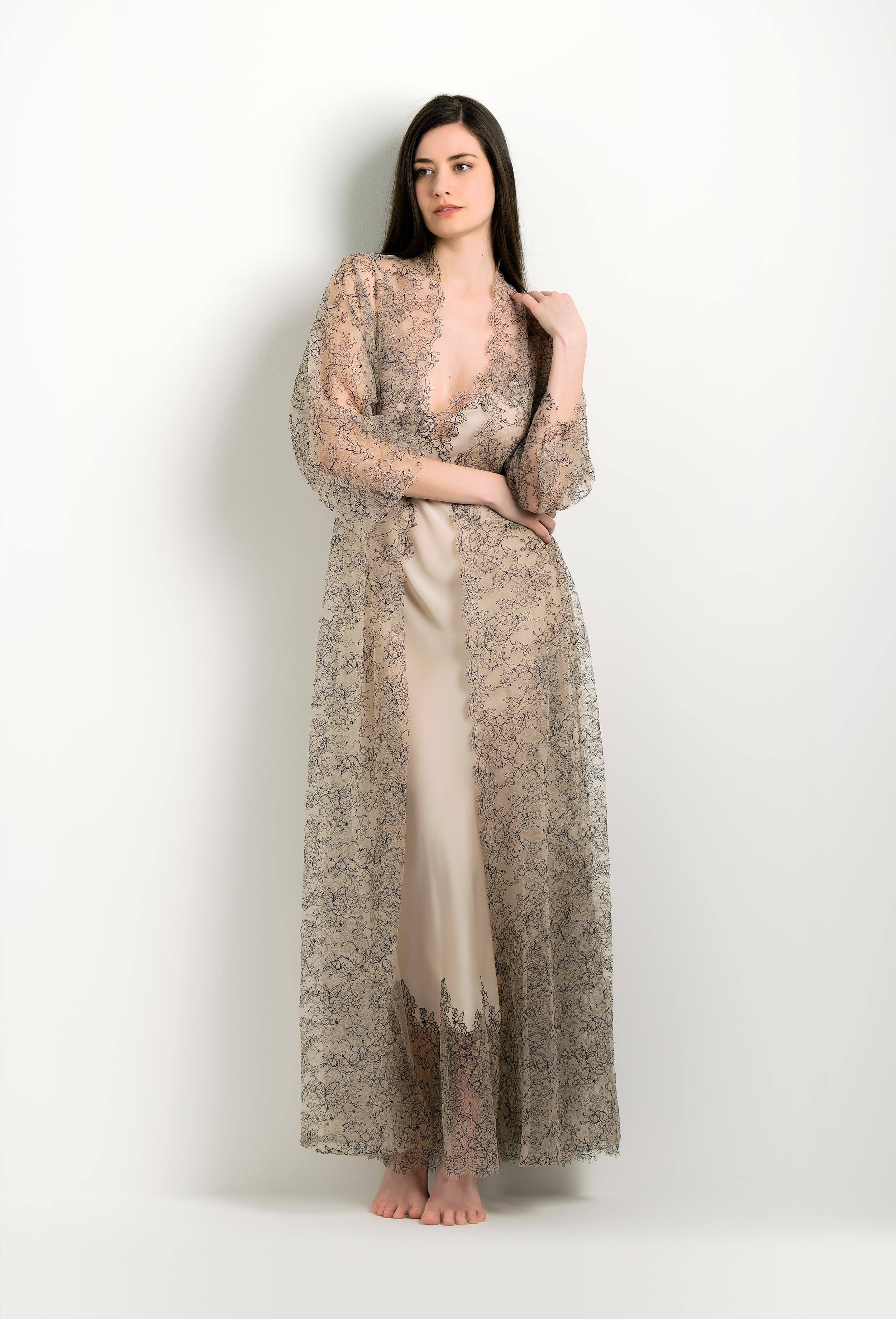 Made of silk and lace, explore the lingerie collection 2024 winter from the house Carine Gilson with this Long Kimono Raglan Style in sand beige Silk with Beige Navy lace