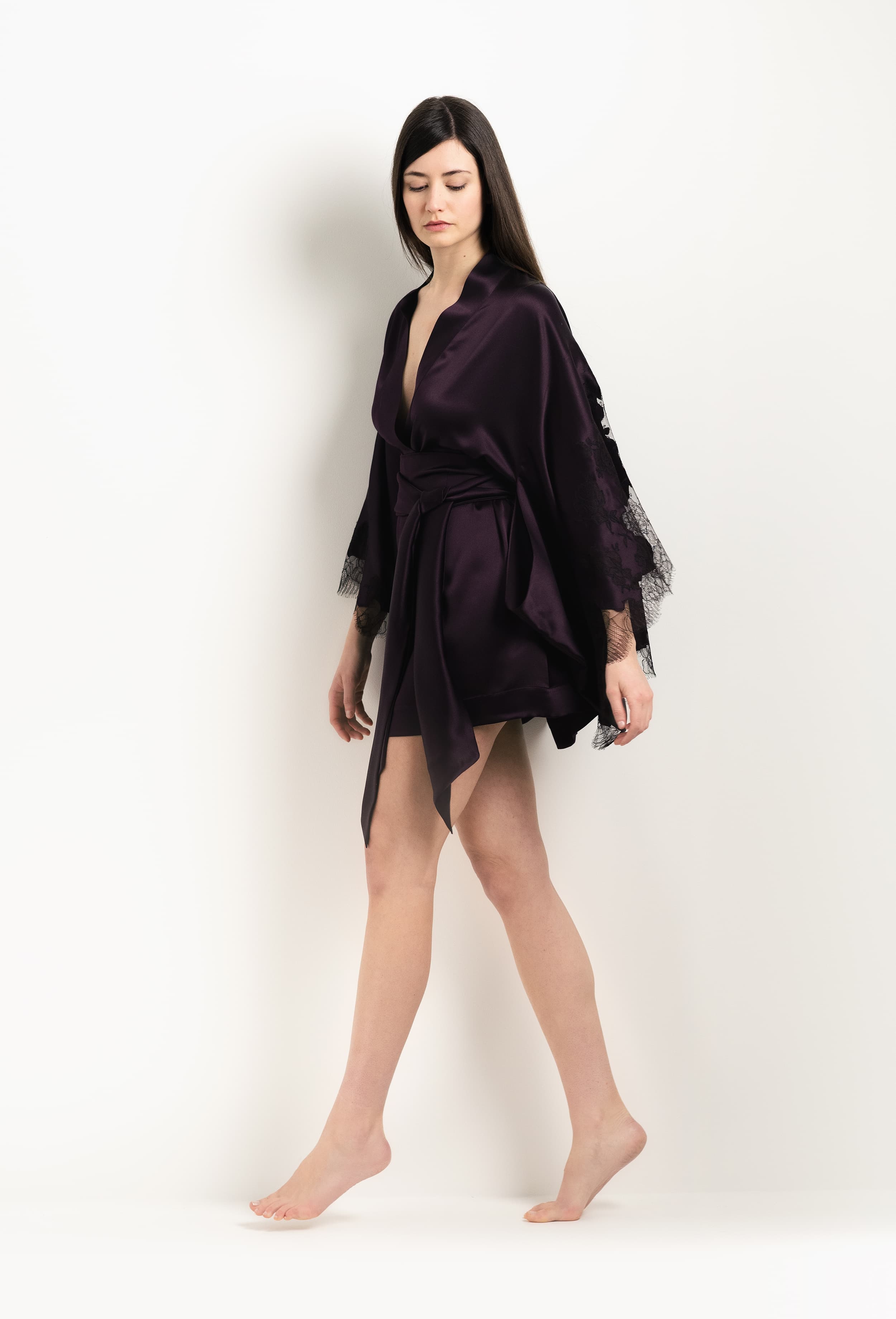 Be seduced by Carine Gilson most beautiful silk lingerie collection with this Short Kimono Butterfly Sleeves in Plum Silk  with Ebony lace
