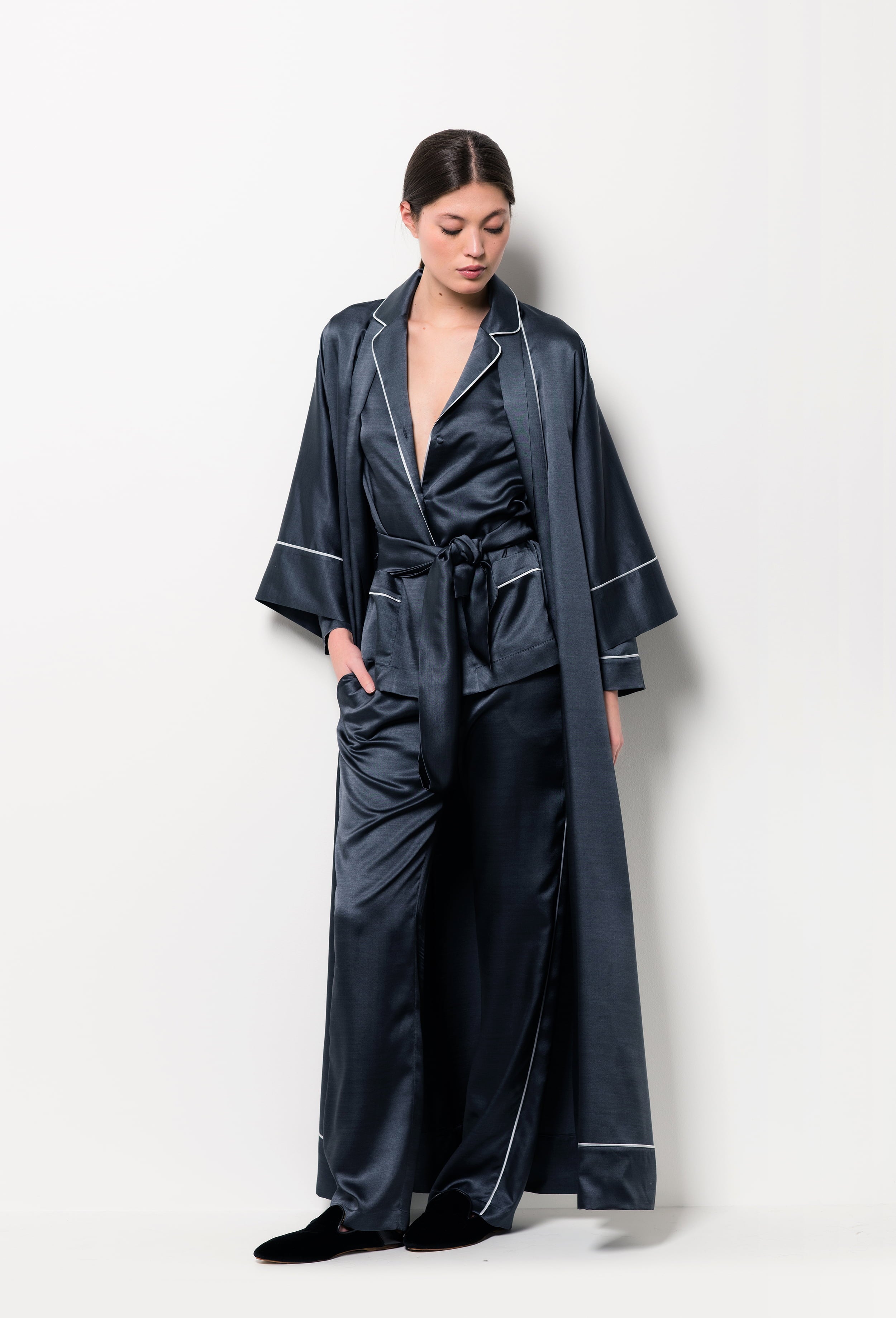 The Winter 2026-27 collection from the house Carine Gilson - The most beautiful couture lingerie to be discovered with this Classic Pants in DarkGrey with contrast Silk 