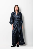 Enter Carine Gilson's world and the most beautiful silk lingerie with the Winter 2026-27 collection with this Long Kimono Classic Sleeves Large Collar in DarkGrey with contrast Silk 
